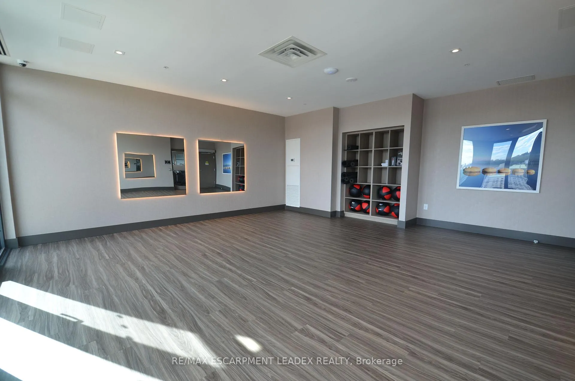 Photo 22 of Unit 1808, 75 James Street N, Hamilton, Corktown — HOMEH
