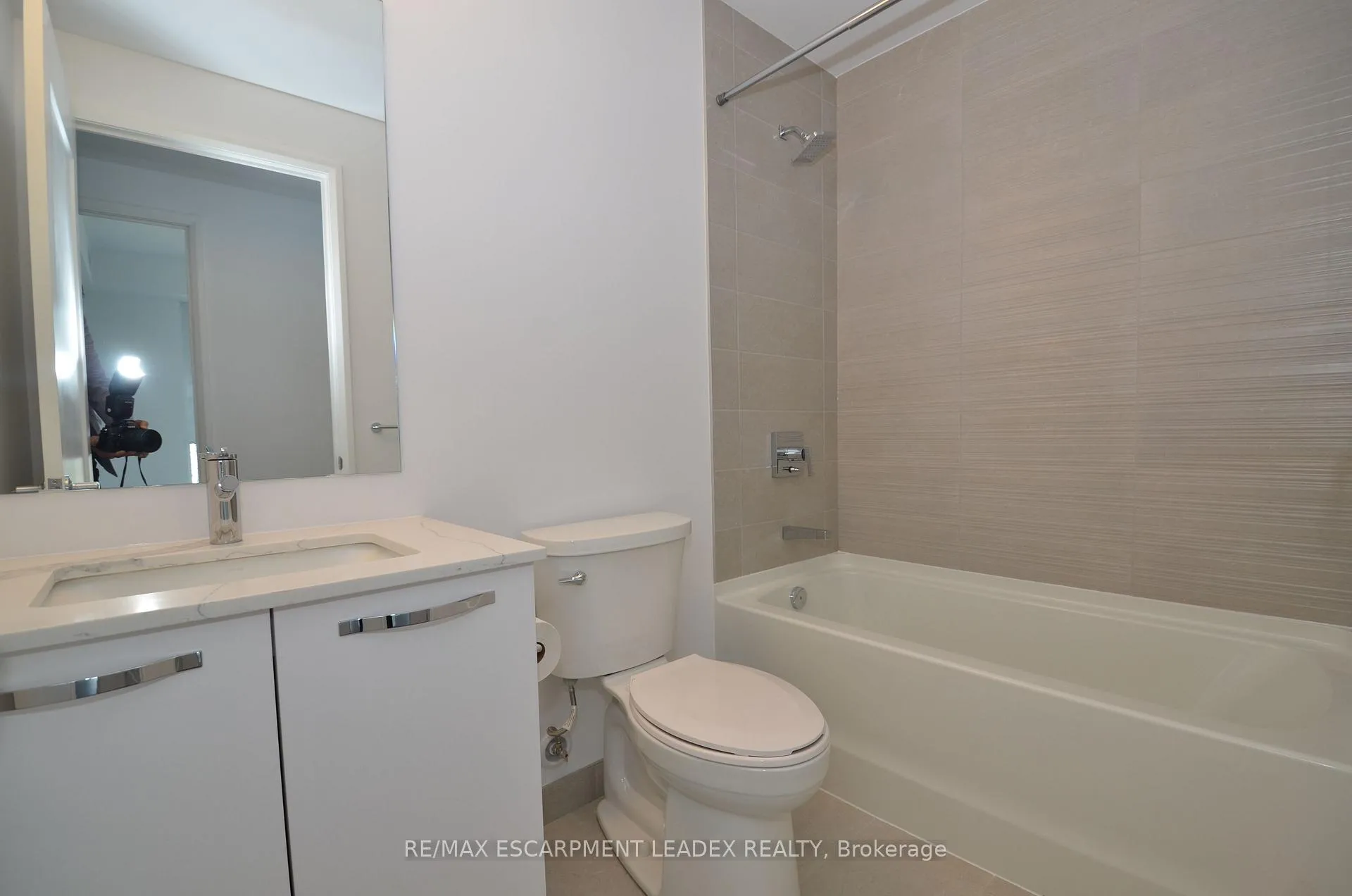 Photo 30 of Unit 1808, 75 James Street N, Hamilton, Corktown — HOMEH
