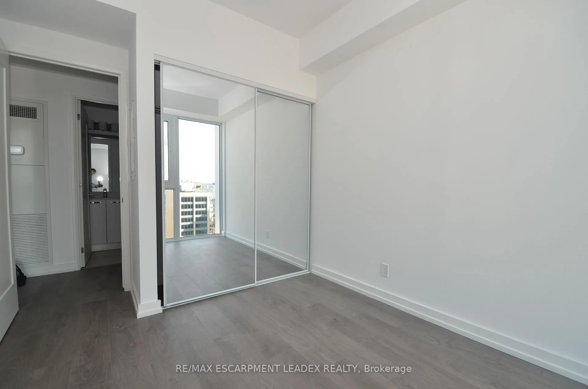 Photo 33 of Unit 1808, 75 James Street N, Hamilton, Corktown — HOMEH
