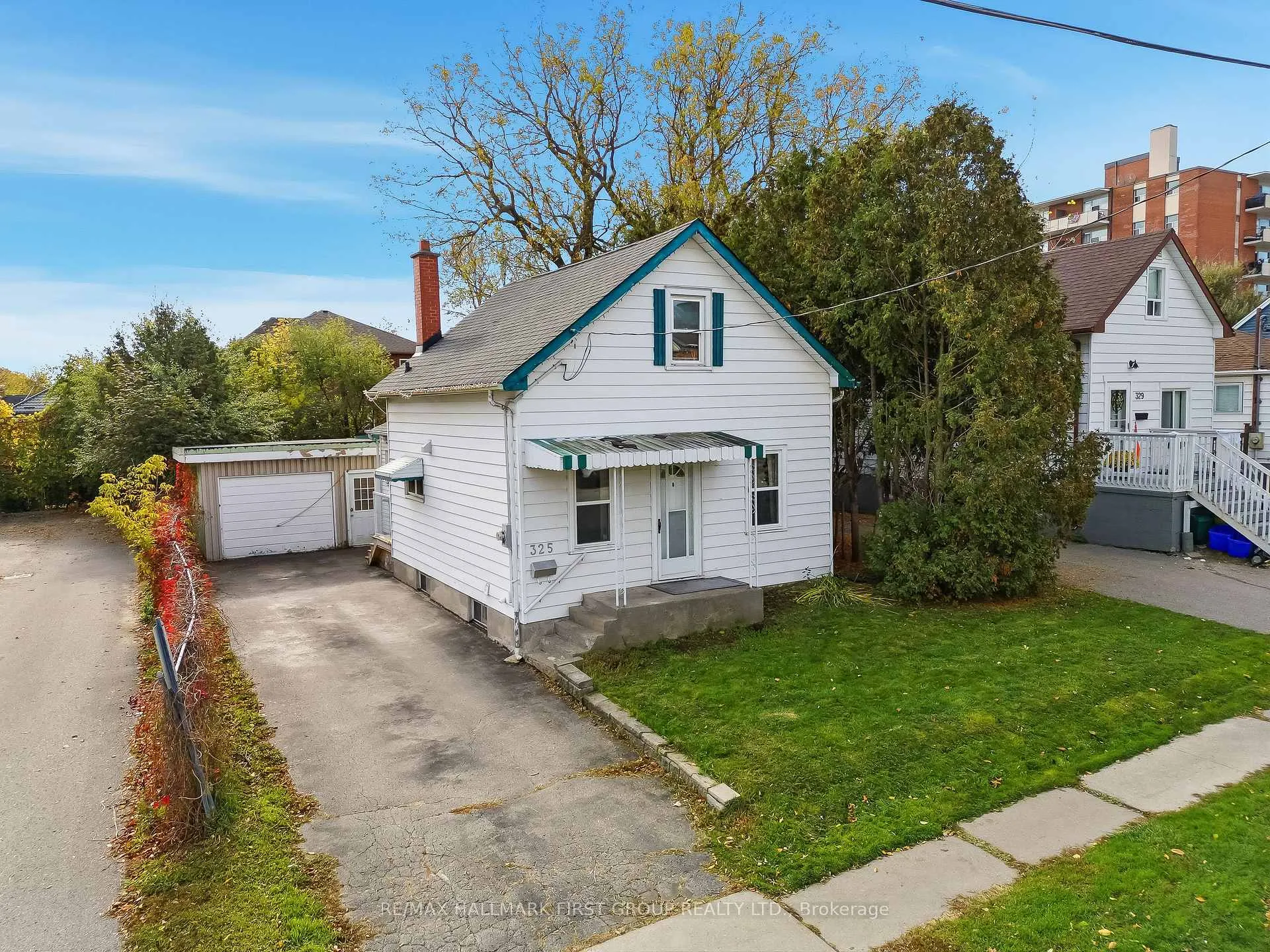Photo 1 of 325 Elgin Street W, Oshawa, McLaughlin — HOMEH