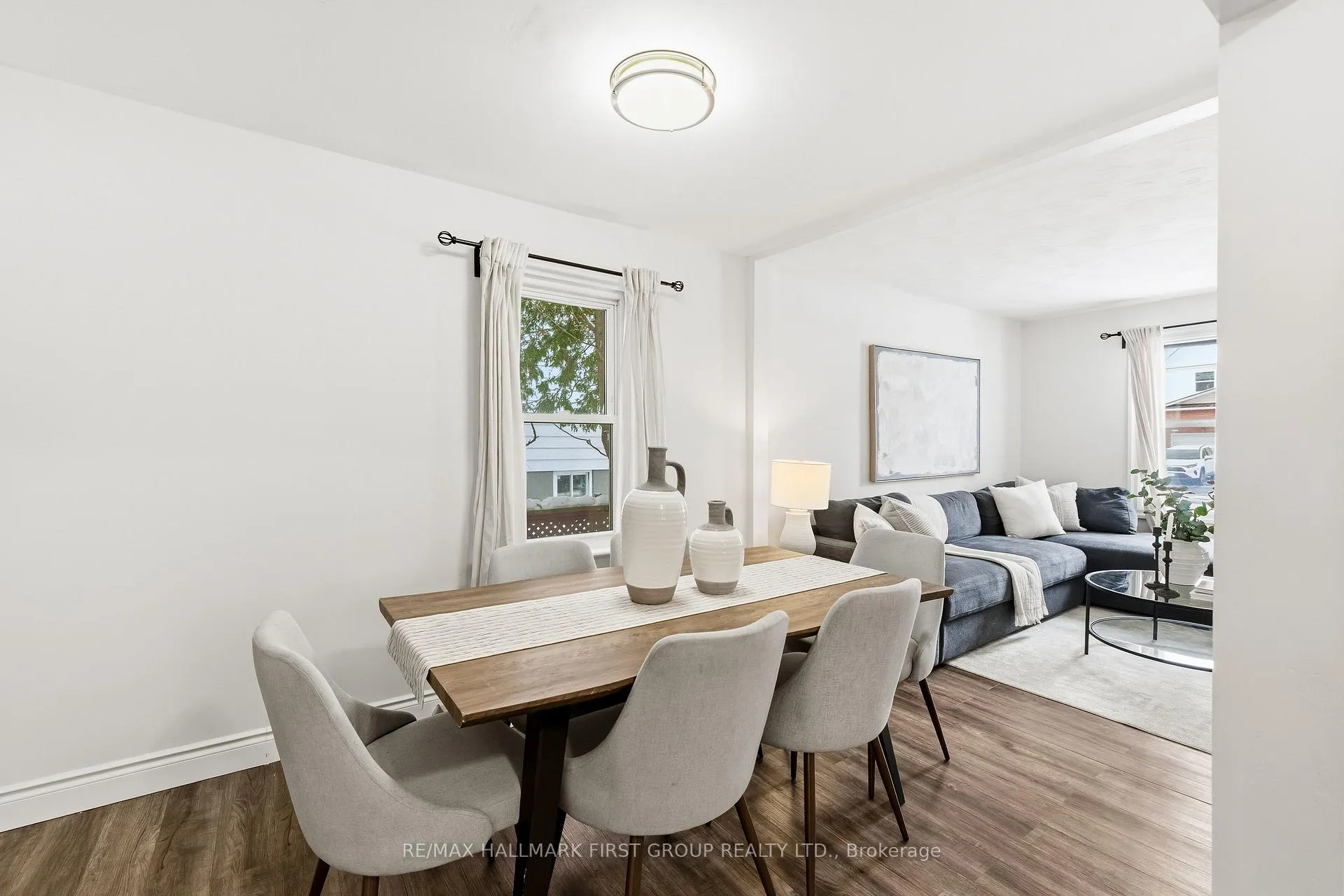 Photo 10 of 325 Elgin Street W, Oshawa, McLaughlin — HOMEH