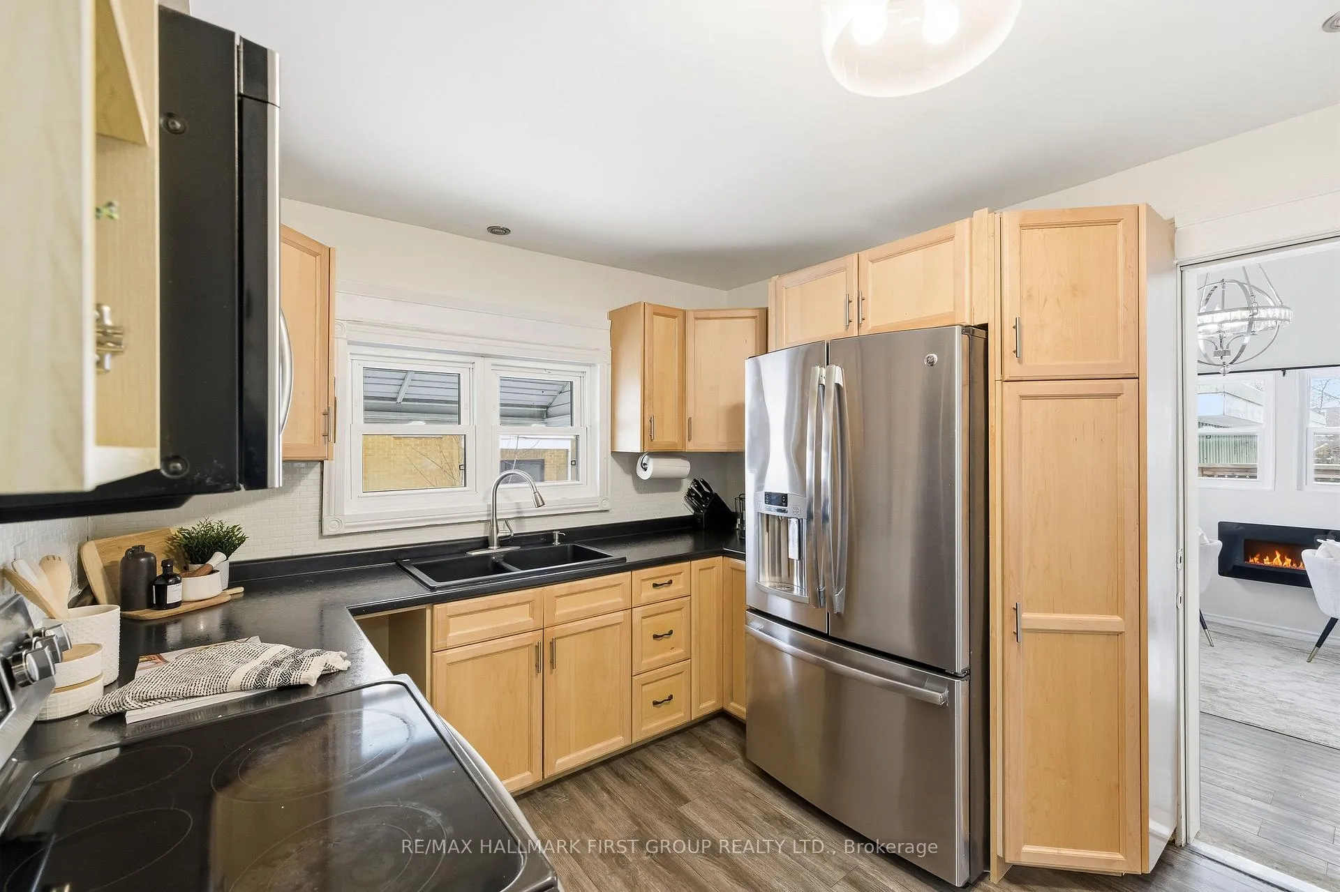 Photo 14 of 325 Elgin Street W, Oshawa, McLaughlin — HOMEH
