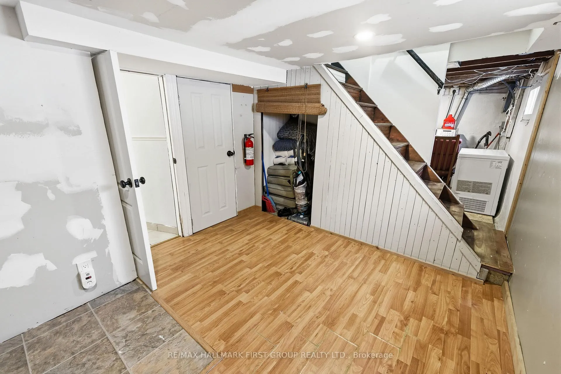 Photo 23 of 325 Elgin Street W, Oshawa, McLaughlin — HOMEH