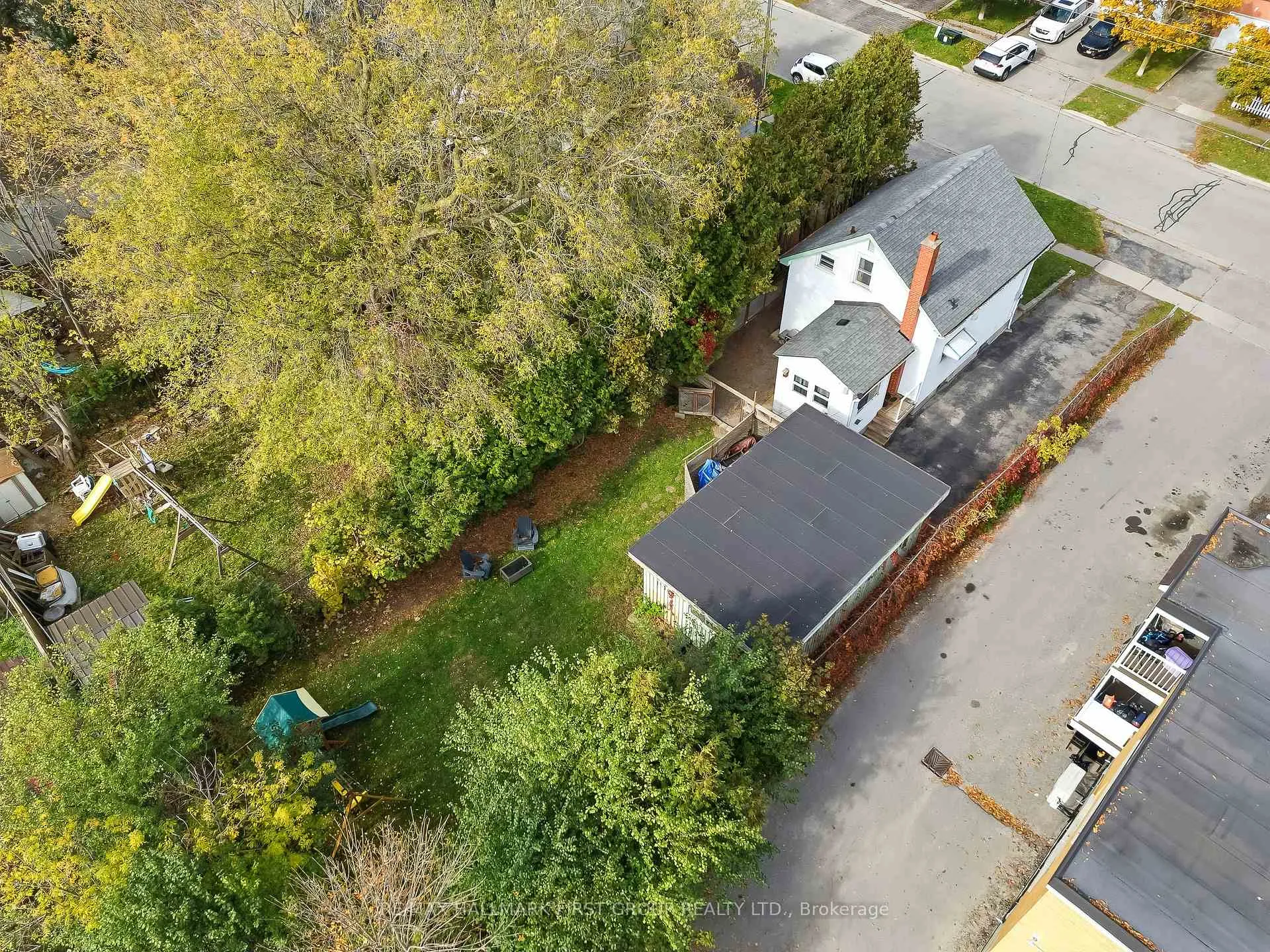 Photo 33 of 325 Elgin Street W, Oshawa, McLaughlin — HOMEH