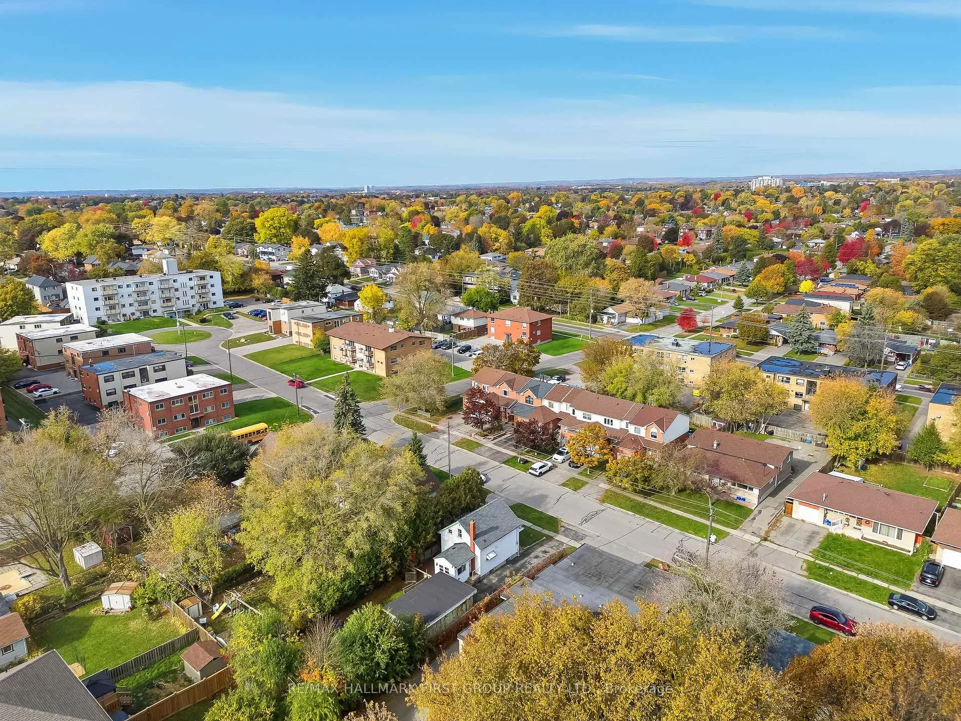 Photo 34 of 325 Elgin Street W, Oshawa, McLaughlin — HOMEH