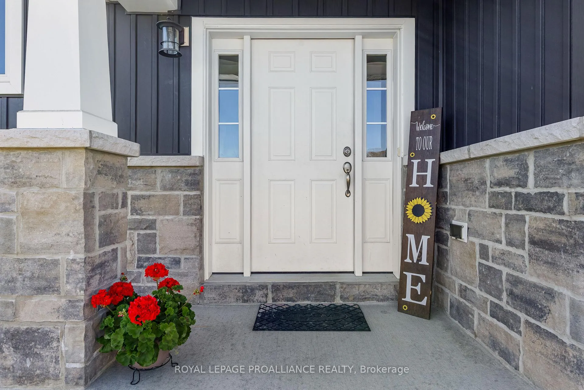 Photo 4 of 33 Redwood Drive, Belleville, Thurlow Ward — HOMEH