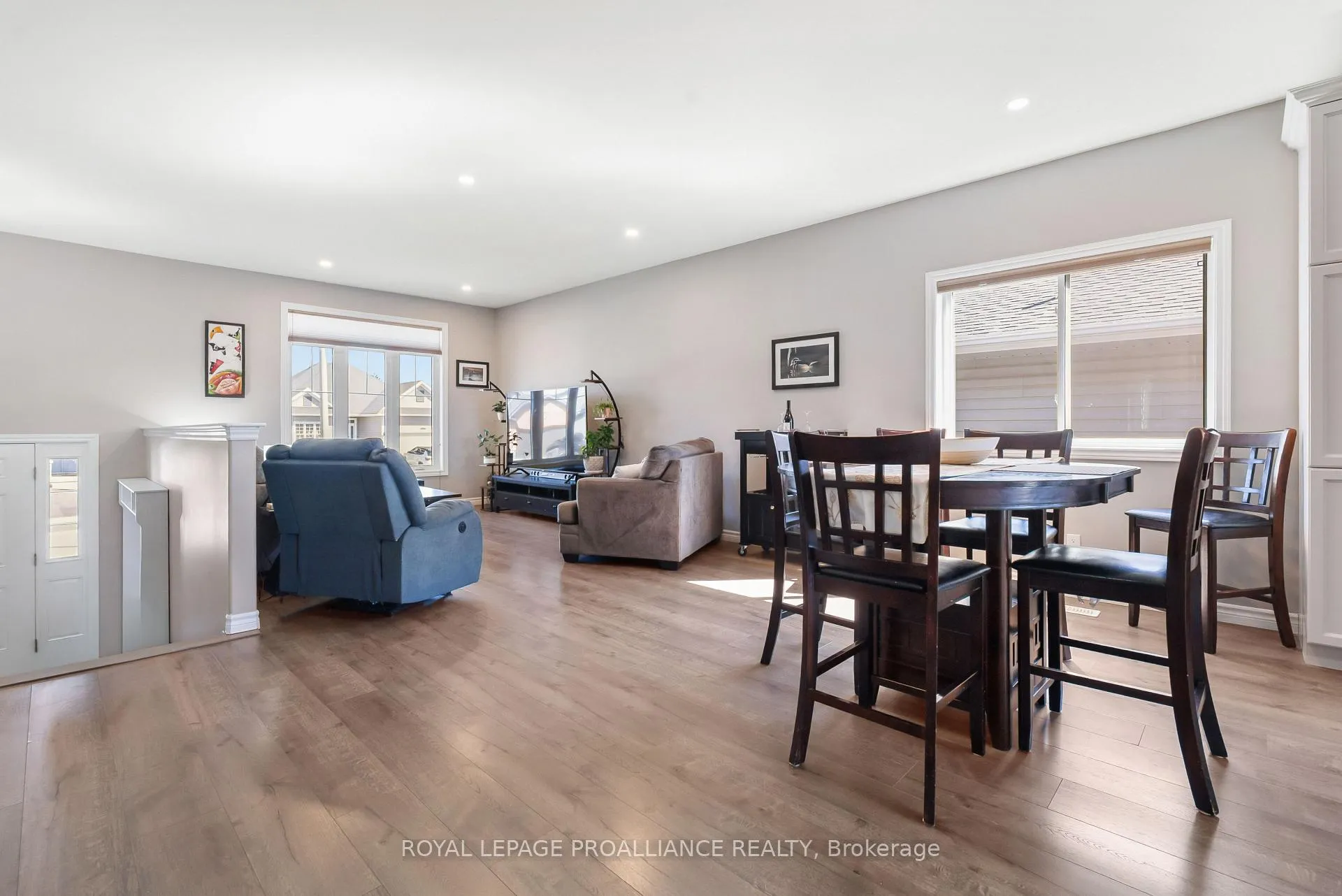 Photo 6 of 33 Redwood Drive, Belleville, Thurlow Ward — HOMEH