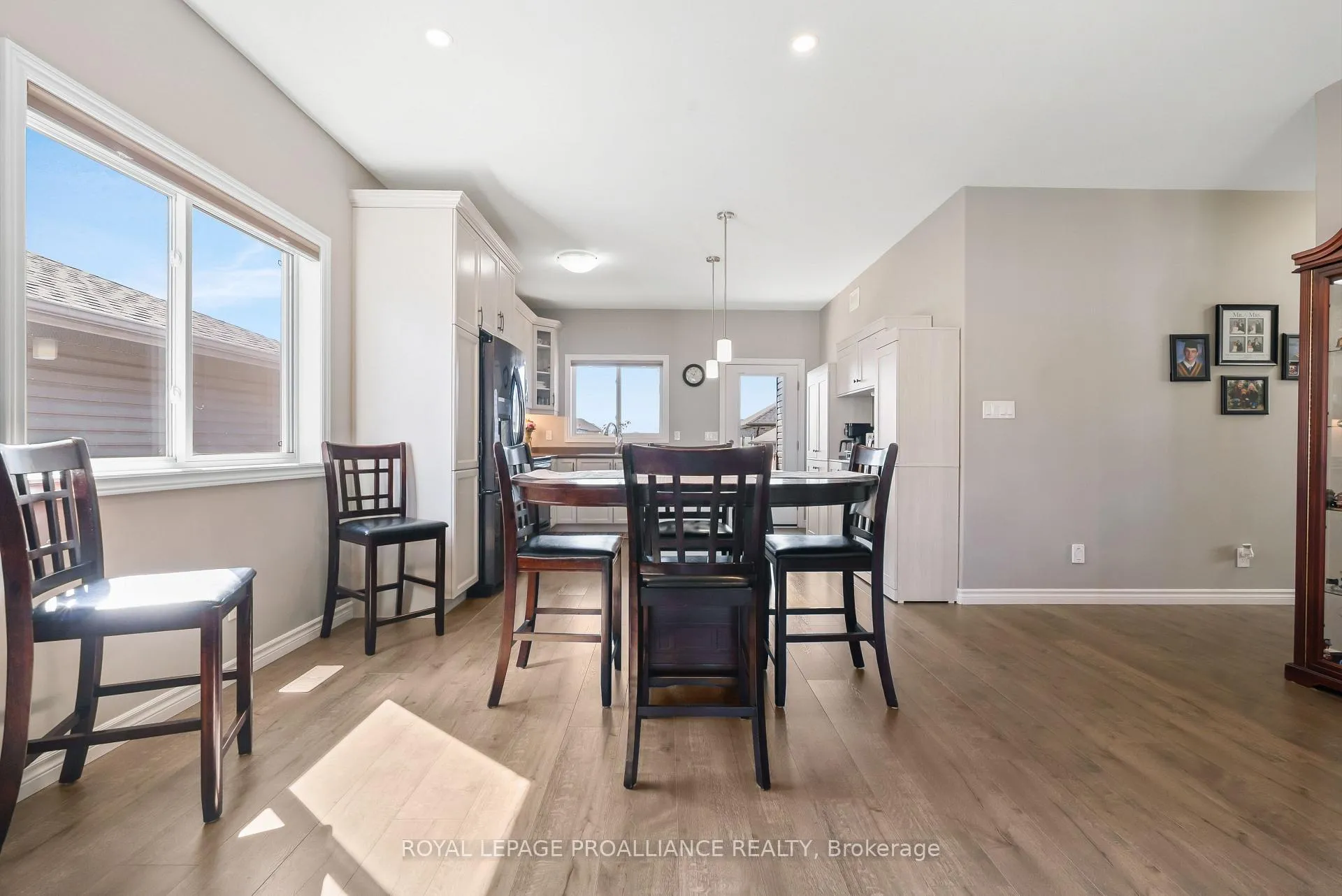 Photo 10 of 33 Redwood Drive, Belleville, Thurlow Ward — HOMEH