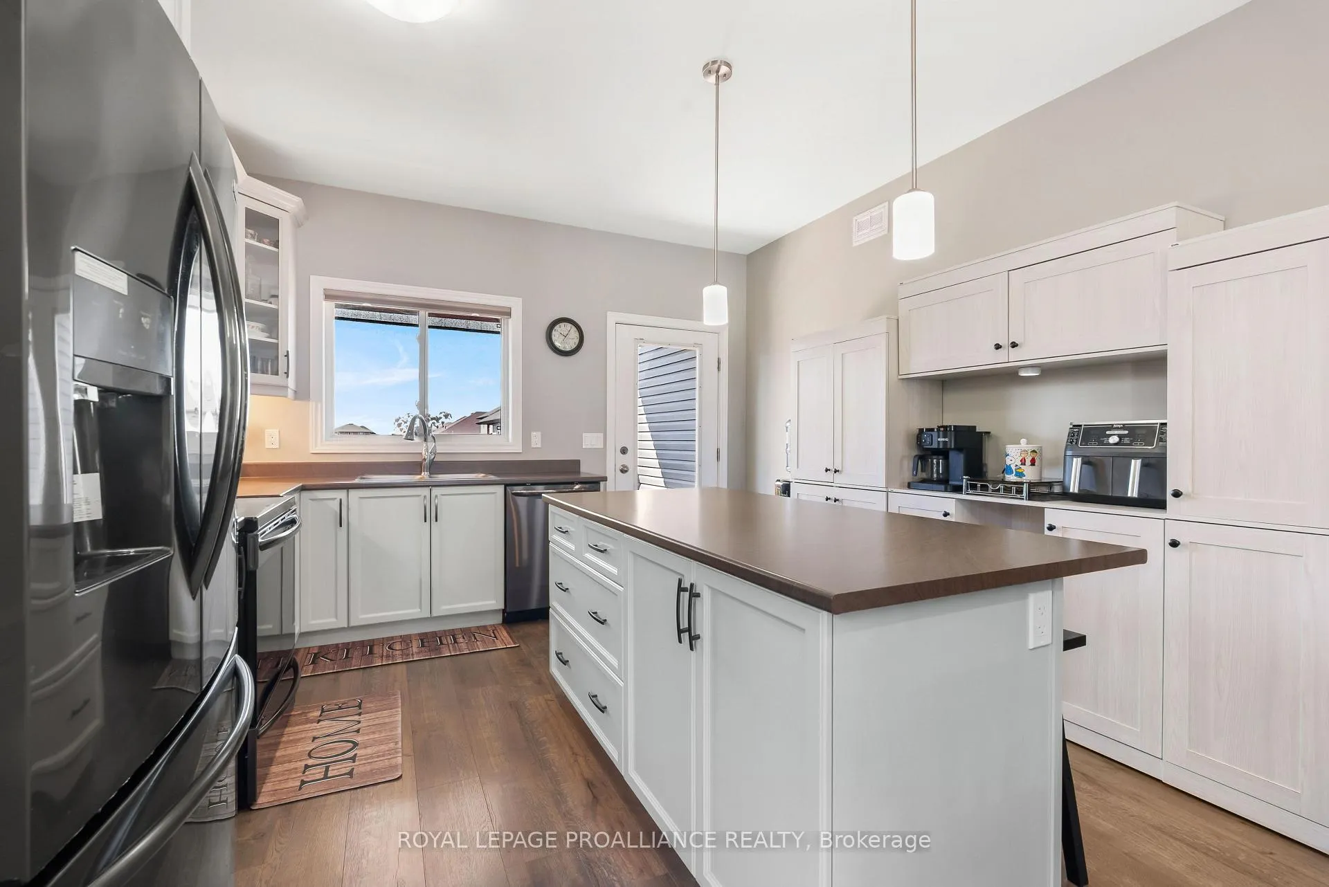 Photo 12 of 33 Redwood Drive, Belleville, Thurlow Ward — HOMEH