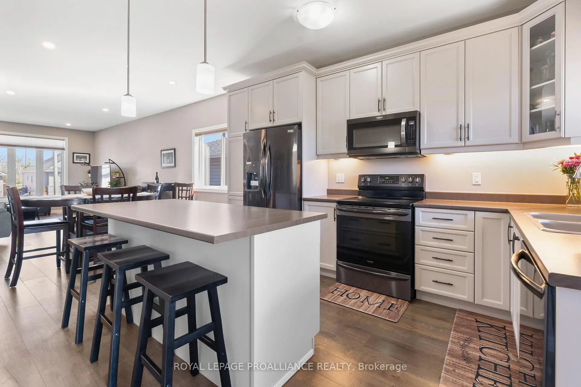 Photo 14 of 33 Redwood Drive, Belleville, Thurlow Ward — HOMEH