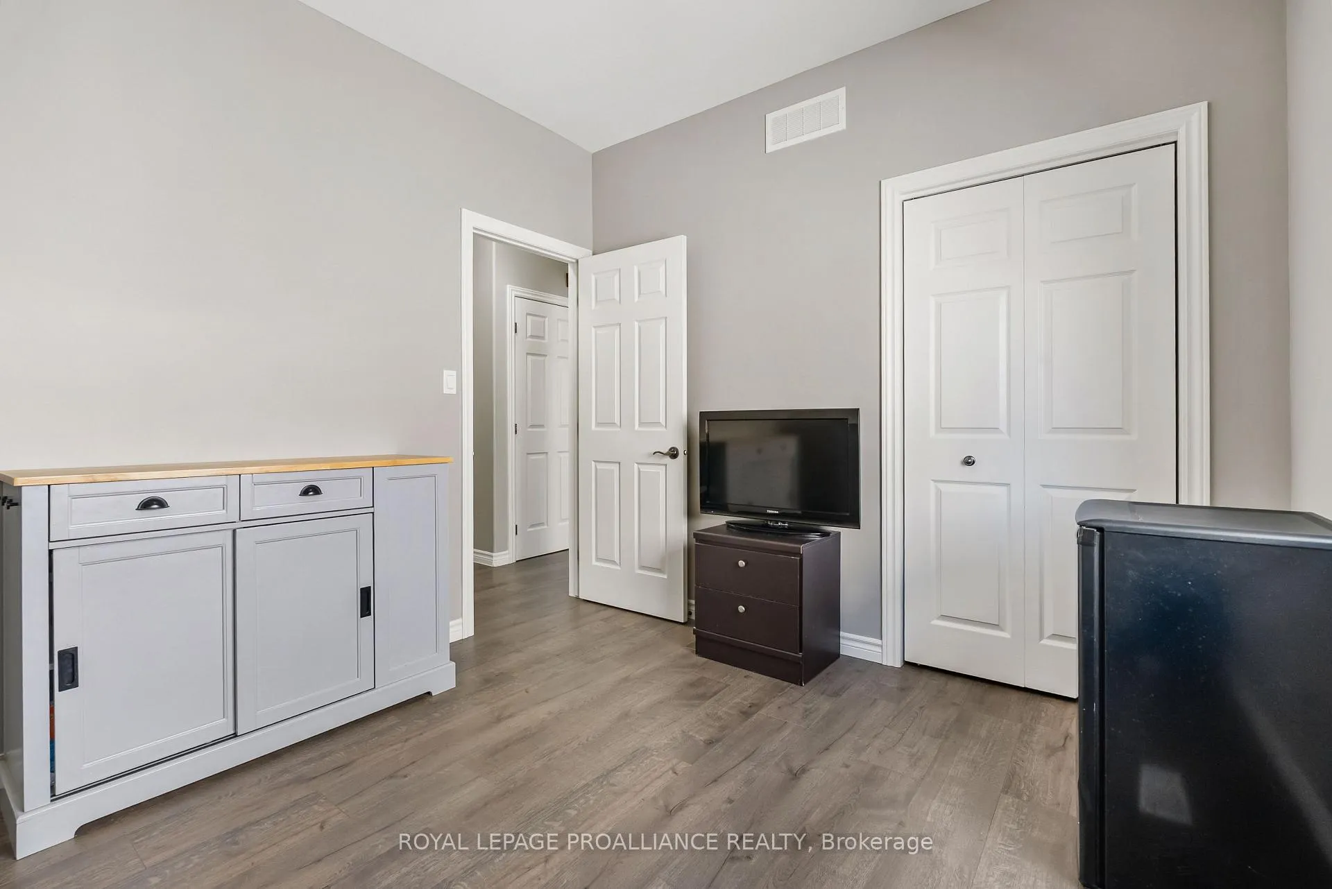 Photo 18 of 33 Redwood Drive, Belleville, Thurlow Ward — HOMEH