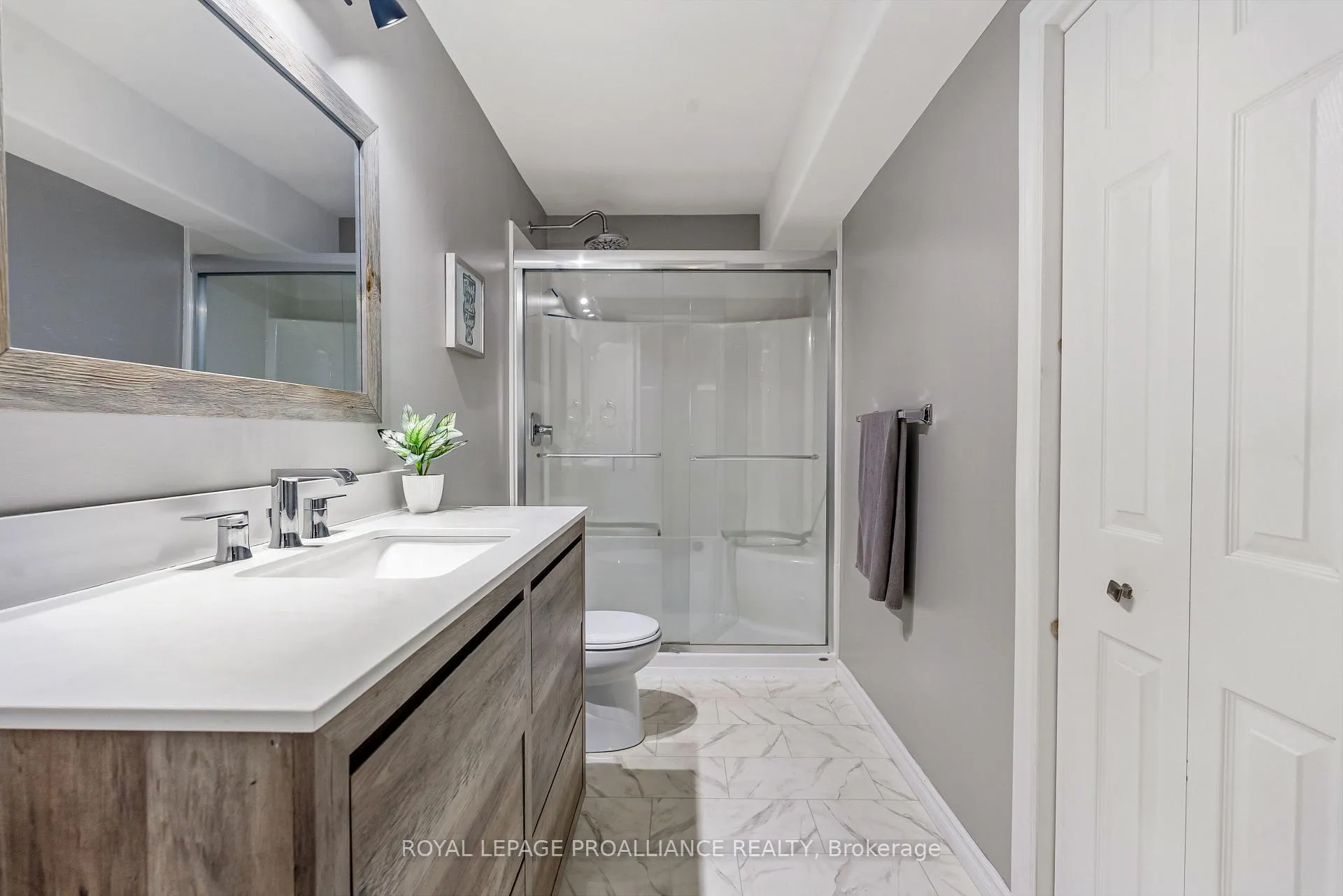 Photo 32 of 33 Redwood Drive, Belleville, Thurlow Ward — HOMEH