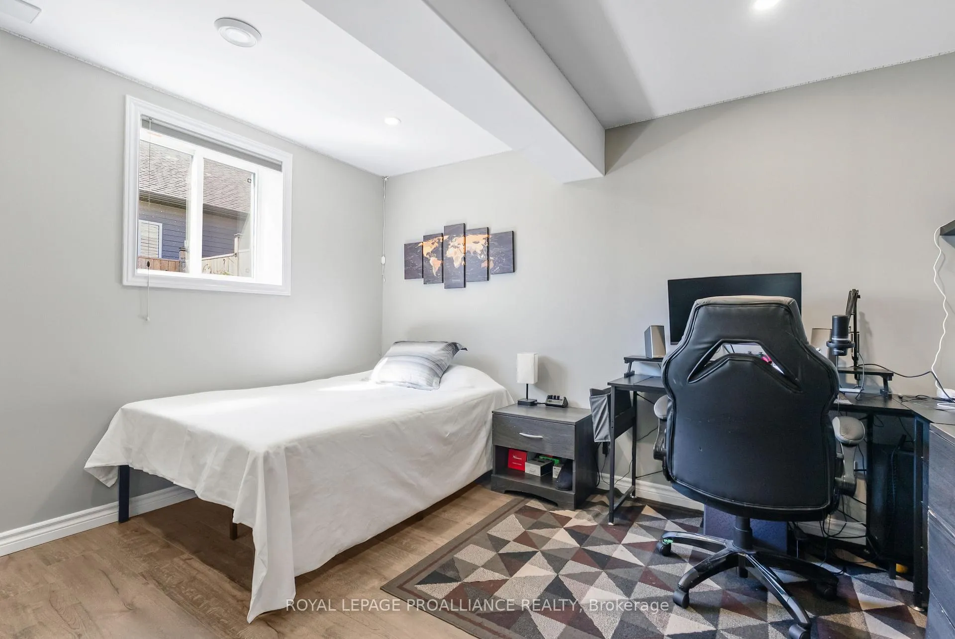Photo 33 of 33 Redwood Drive, Belleville, Thurlow Ward — HOMEH