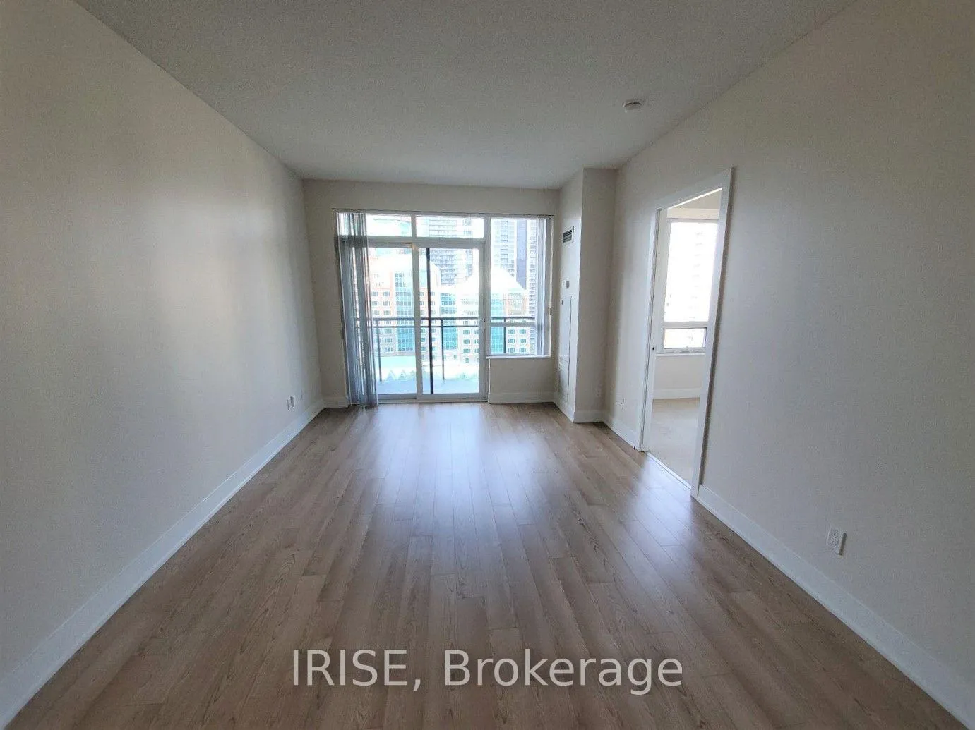 Photo 4 of Unit 1308, 28 Linden Street, Toronto, North St. James Town — HOMEH