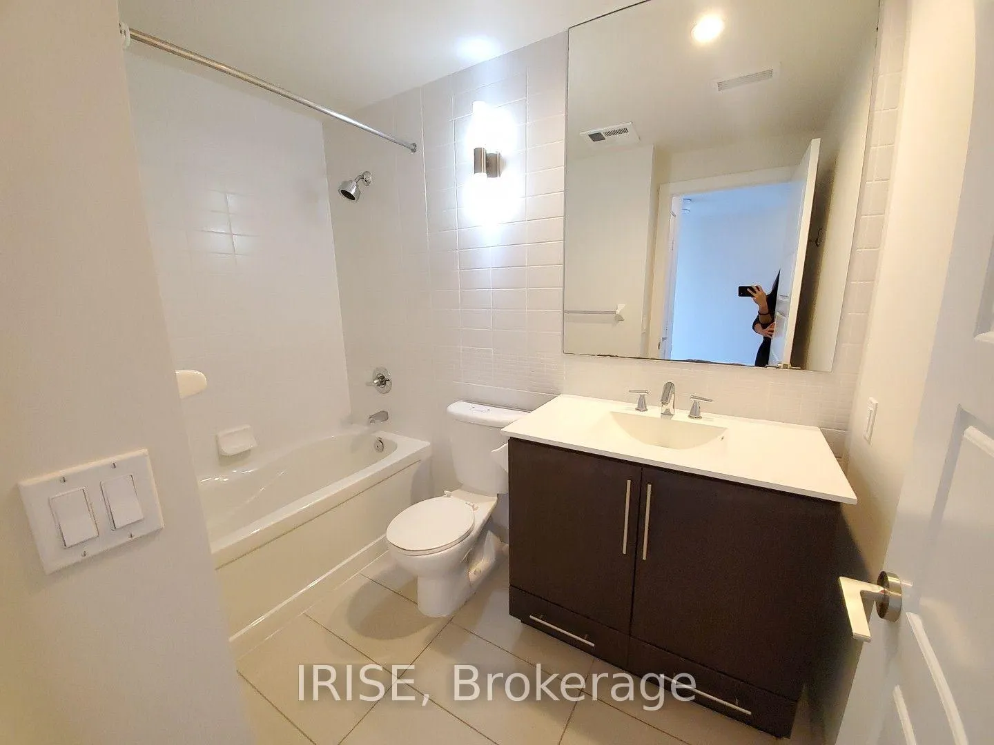 Photo 12 of Unit 1308, 28 Linden Street, Toronto, North St. James Town — HOMEH