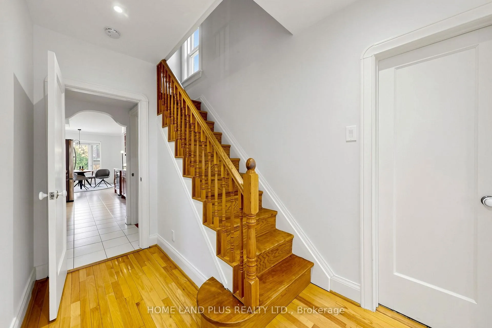 Photo 6 of 154 Brooke Avenue, Toronto, Bedford Park-Nortown — HOMEH