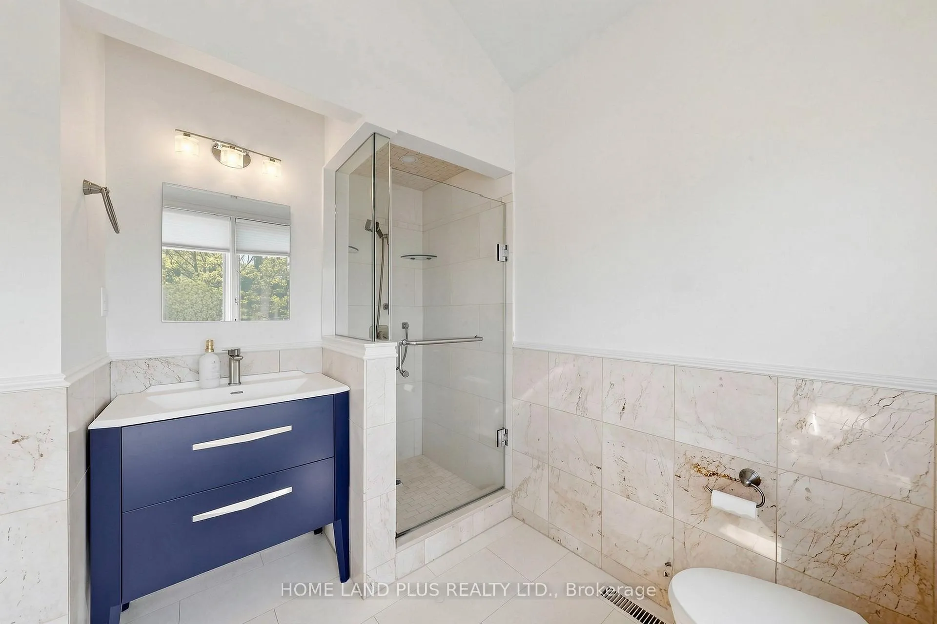 Photo 21 of 154 Brooke Avenue, Toronto, Bedford Park-Nortown — HOMEH
