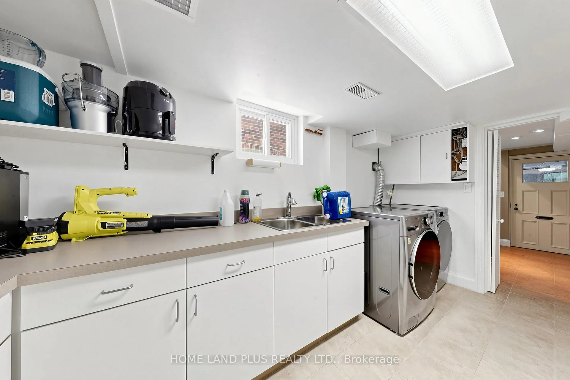 Photo 35 of 154 Brooke Avenue, Toronto, Bedford Park-Nortown — HOMEH