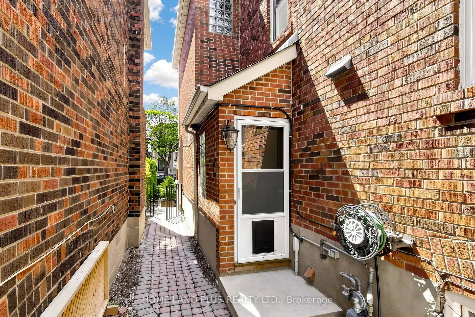Photo 50 of 154 Brooke Avenue, Toronto, Bedford Park-Nortown — HOMEH