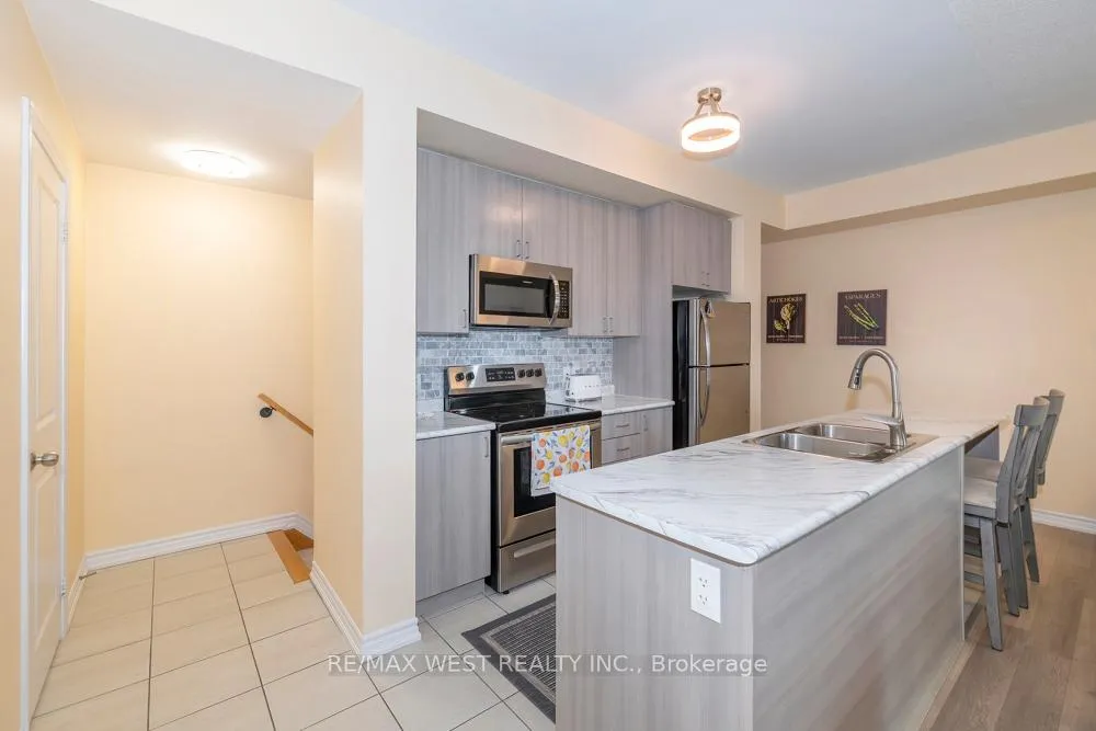 Photo 5 of Unit 60, 2663 Jackpine Crossing, Pickering, Duffin Heights — HOMEH