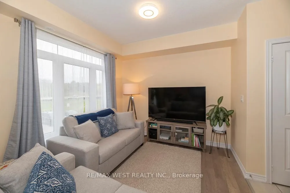 Photo 8 of Unit 60, 2663 Jackpine Crossing, Pickering, Duffin Heights — HOMEH