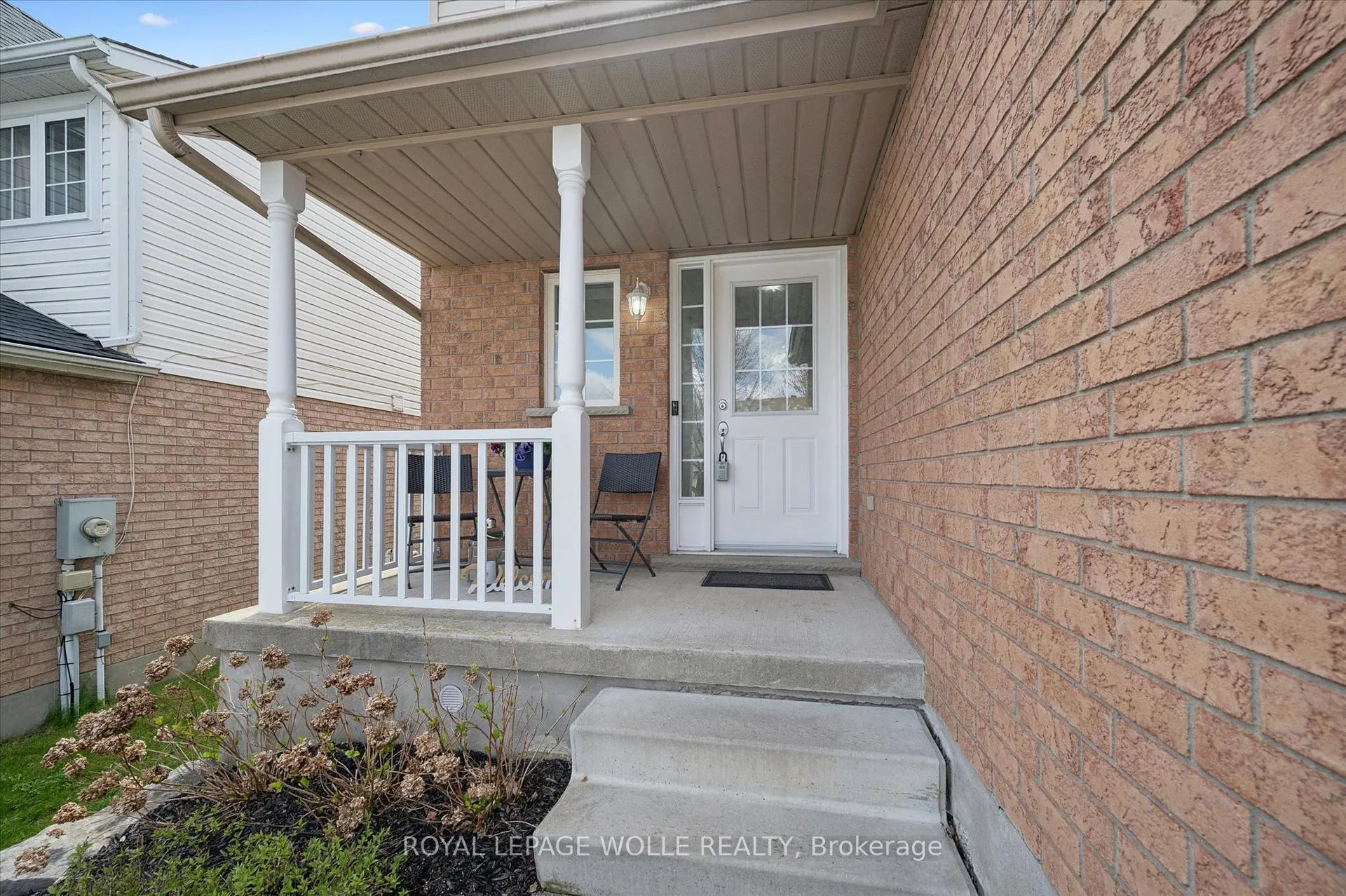 Photo 2 of 31 Tisdale Court, Kitchener — HOMEH