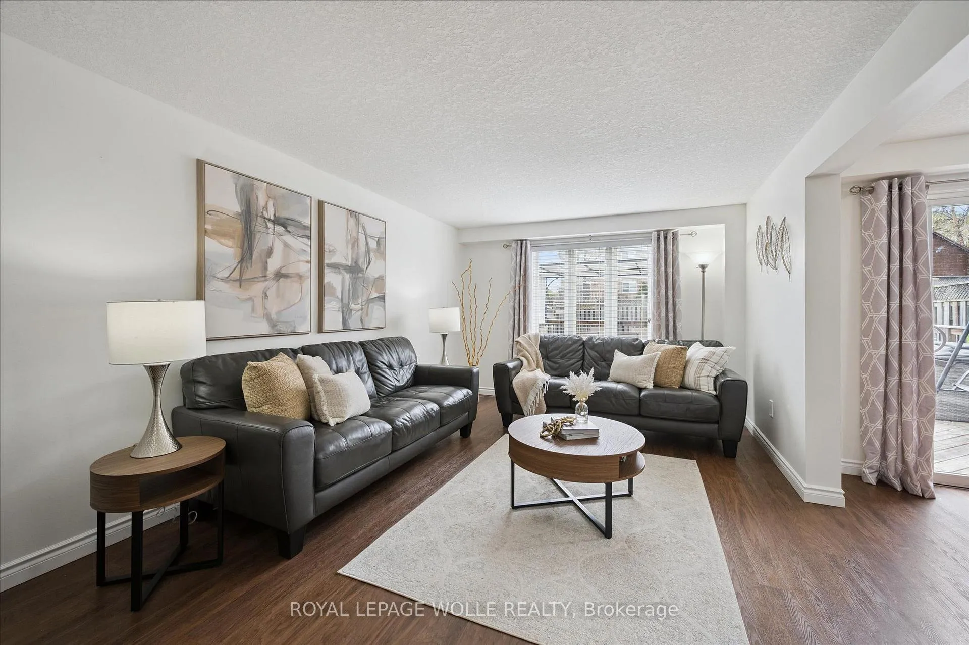 Photo 5 of 31 Tisdale Court, Kitchener — HOMEH