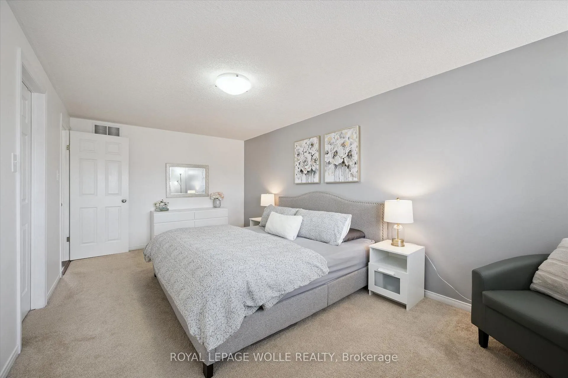 Photo 12 of 31 Tisdale Court, Kitchener — HOMEH