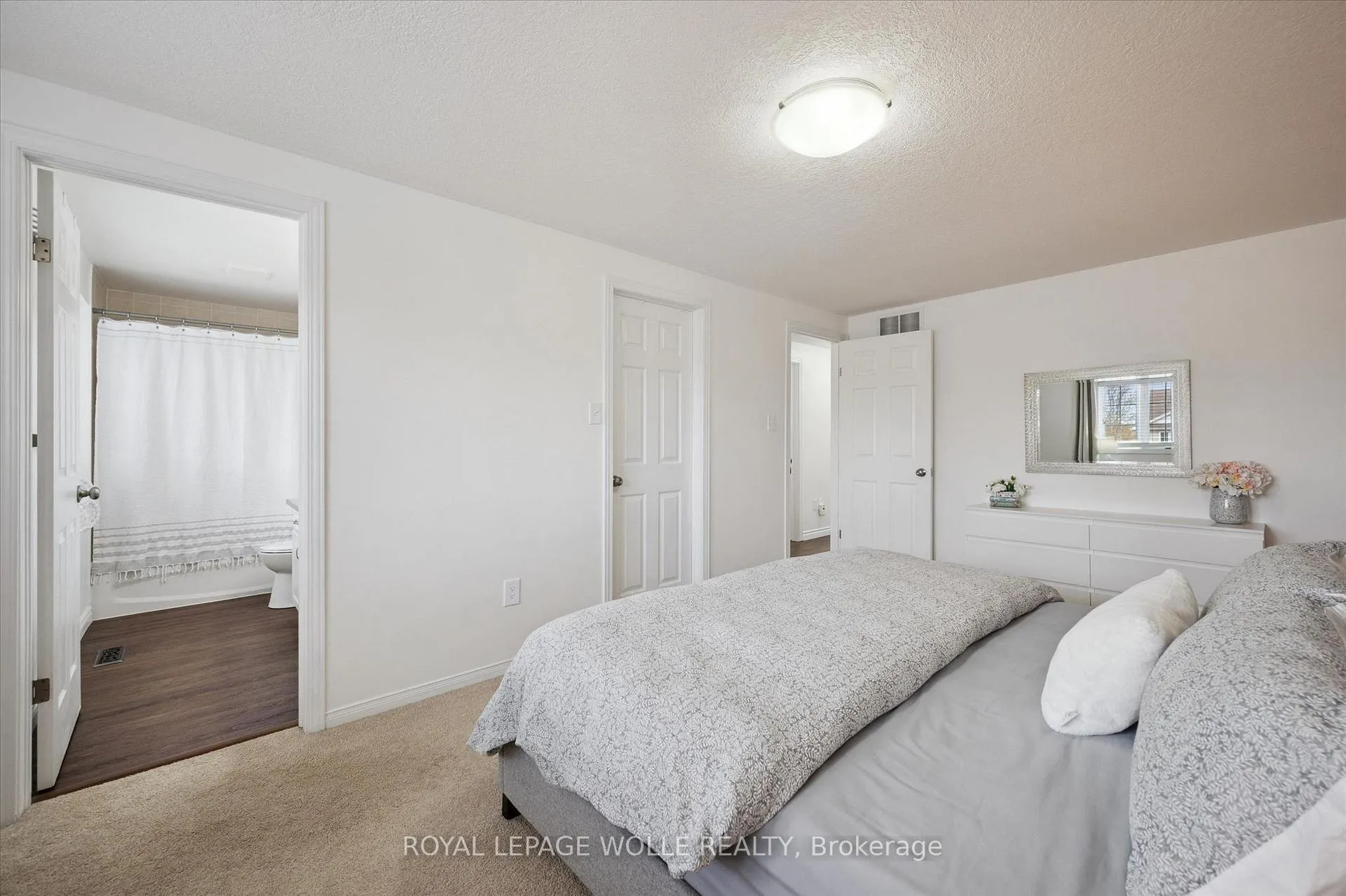 Photo 13 of 31 Tisdale Court, Kitchener — HOMEH