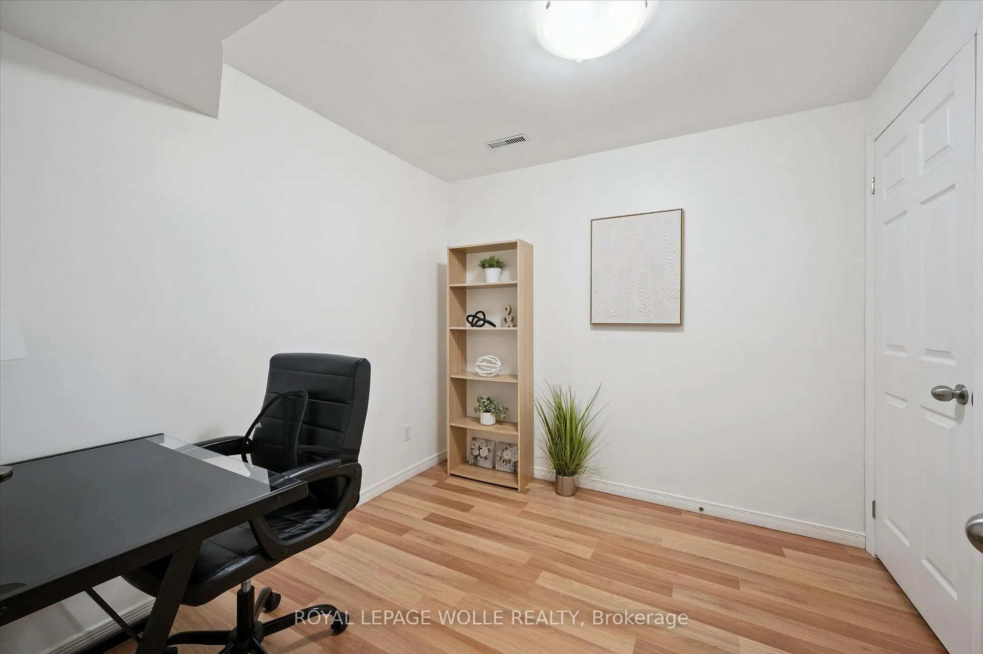 Photo 20 of 31 Tisdale Court, Kitchener — HOMEH