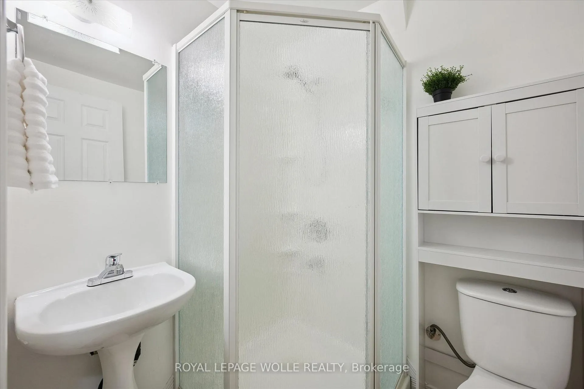 Photo 21 of 31 Tisdale Court, Kitchener — HOMEH