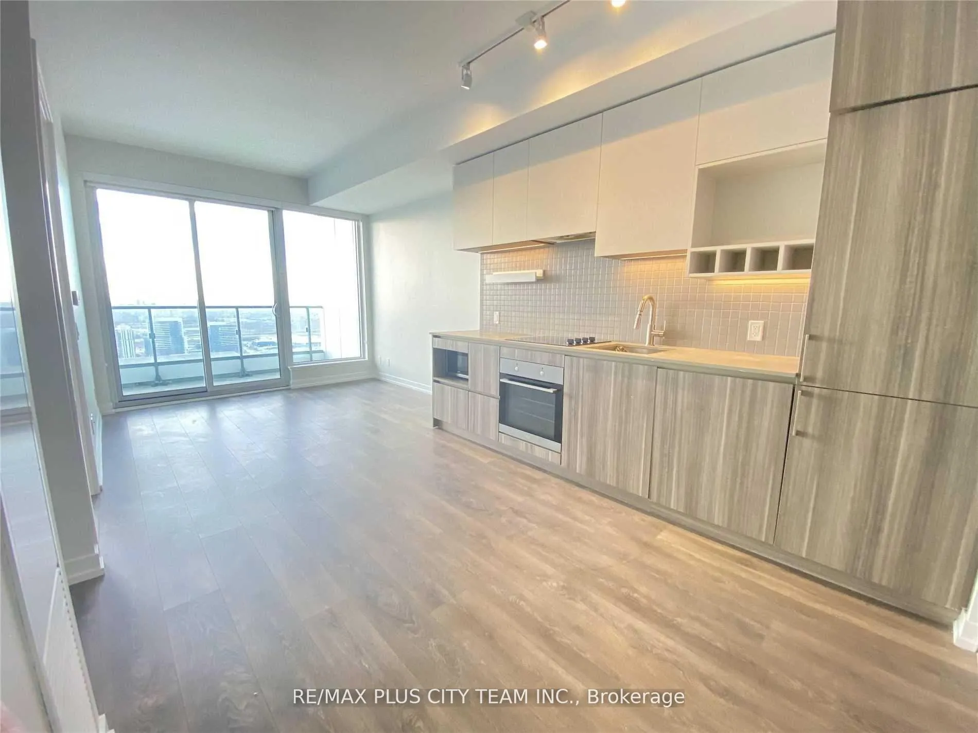 Photo 1 of Unit 3705, 5 Buttermill Avenue, Vaughan, Vaughan Corporate Centre — HOMEH