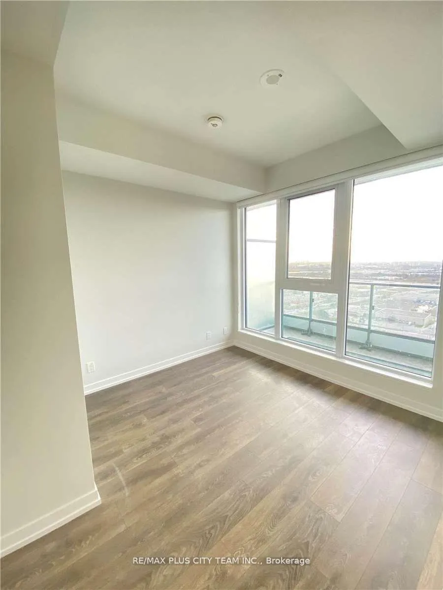 Photo 4 of Unit 3705, 5 Buttermill Avenue, Vaughan, Vaughan Corporate Centre — HOMEH
