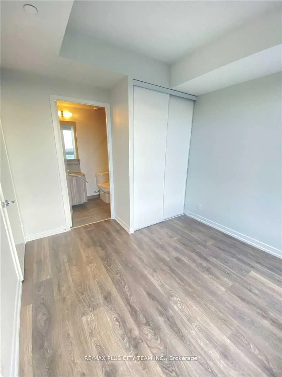 Photo 6 of Unit 3705, 5 Buttermill Avenue, Vaughan, Vaughan Corporate Centre — HOMEH