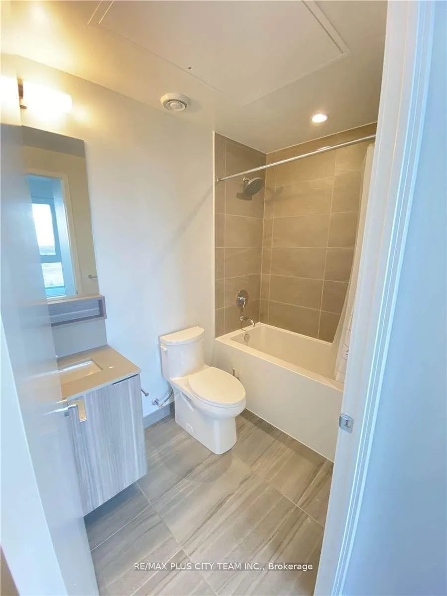 Photo 7 of Unit 3705, 5 Buttermill Avenue, Vaughan, Vaughan Corporate Centre — HOMEH