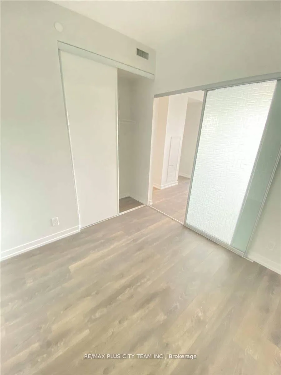 Photo 8 of Unit 3705, 5 Buttermill Avenue, Vaughan, Vaughan Corporate Centre — HOMEH