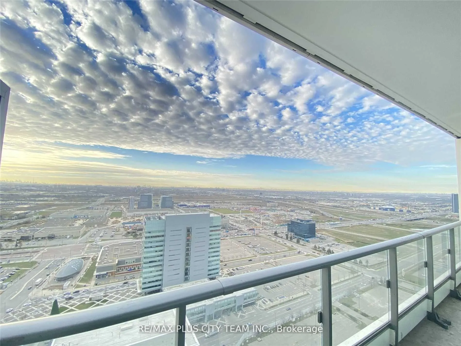 Photo 14 of Unit 3705, 5 Buttermill Avenue, Vaughan, Vaughan Corporate Centre — HOMEH