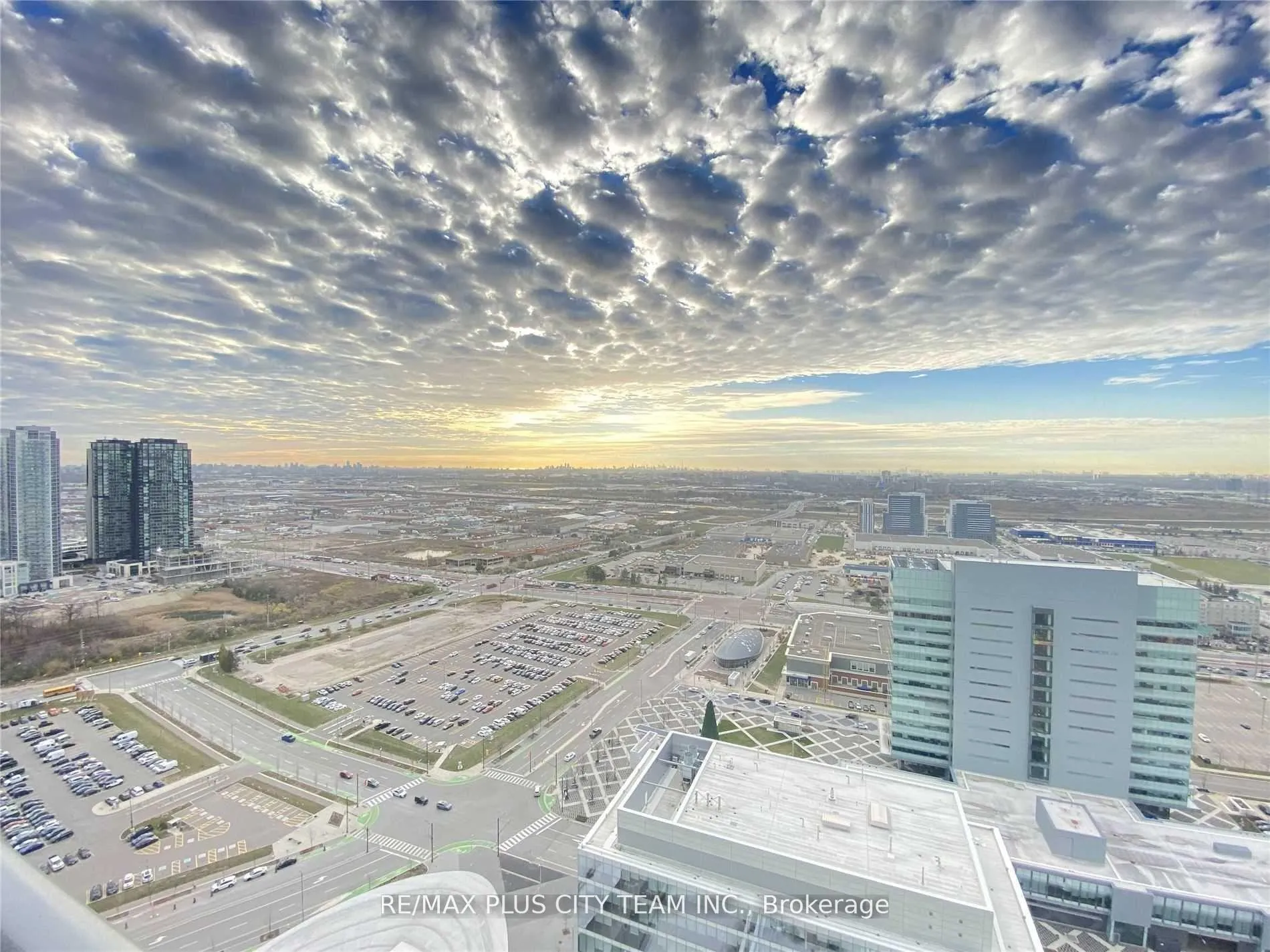 Photo 15 of Unit 3705, 5 Buttermill Avenue, Vaughan, Vaughan Corporate Centre — HOMEH