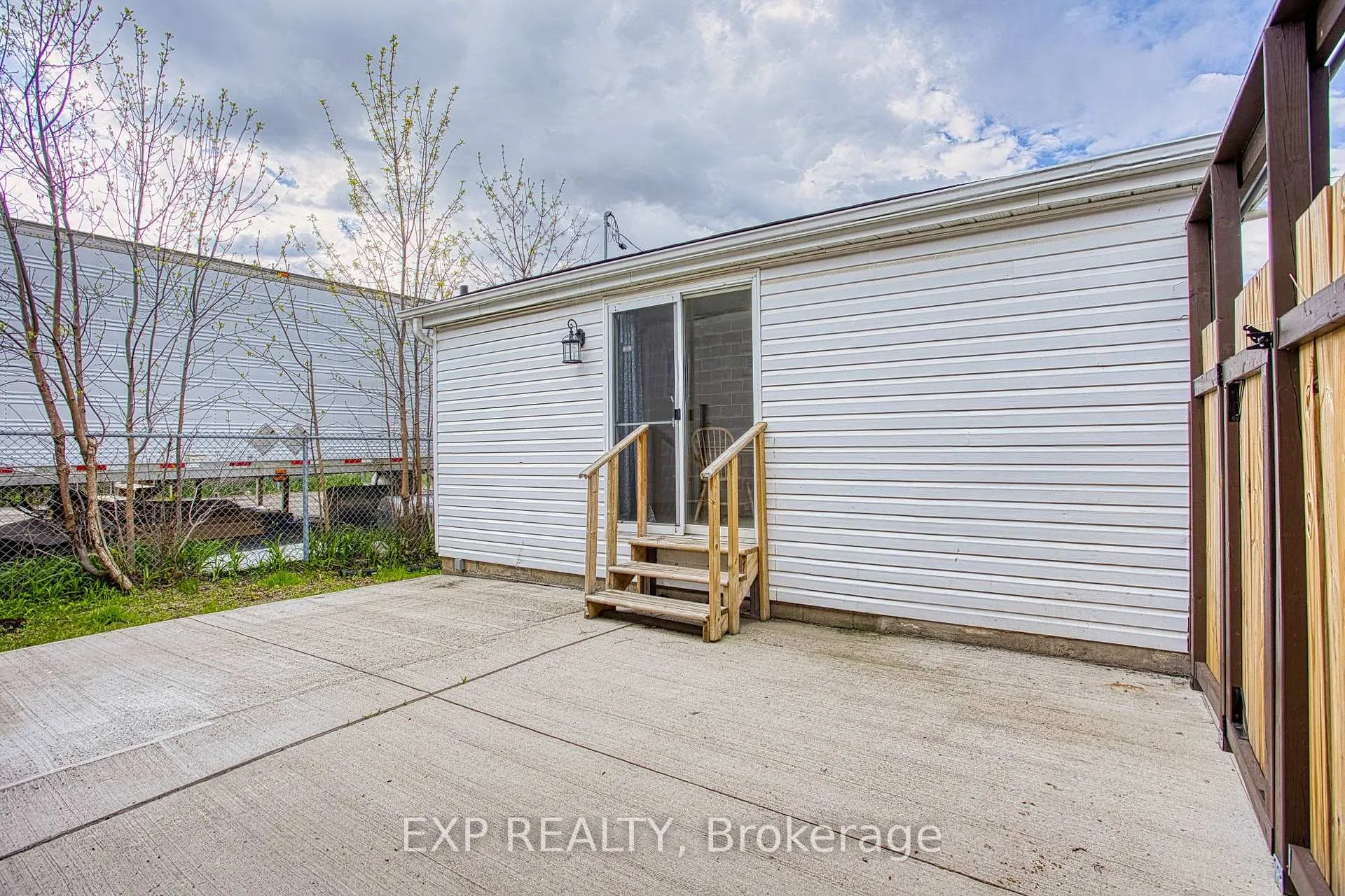 Photo 16 of 727 Barton Street, Hamilton, Stoney Creek Industrial — HOMEH