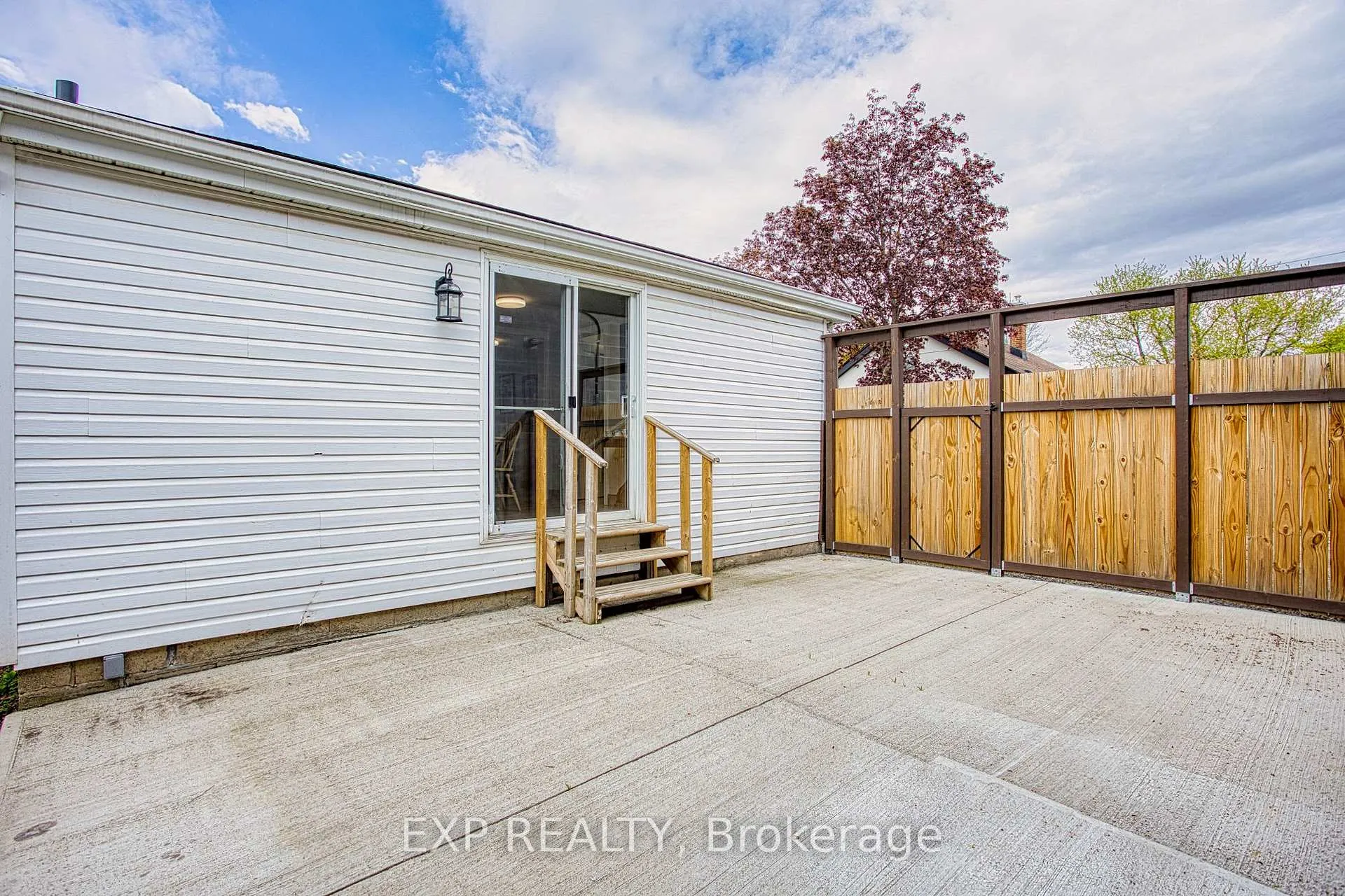 Photo 17 of 727 Barton Street, Hamilton, Stoney Creek Industrial — HOMEH