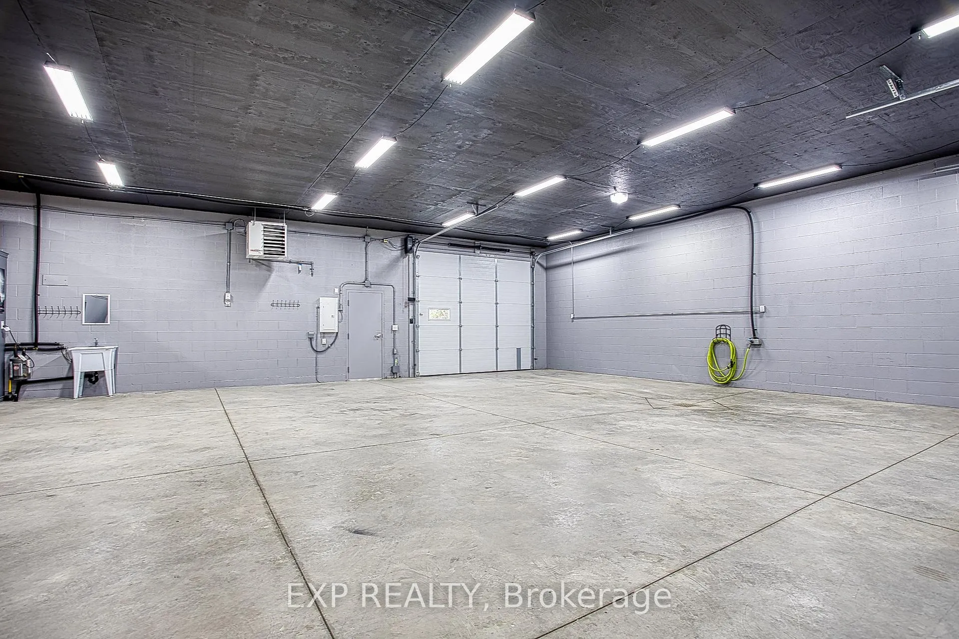 Photo 25 of 727 Barton Street, Hamilton, Stoney Creek Industrial — HOMEH