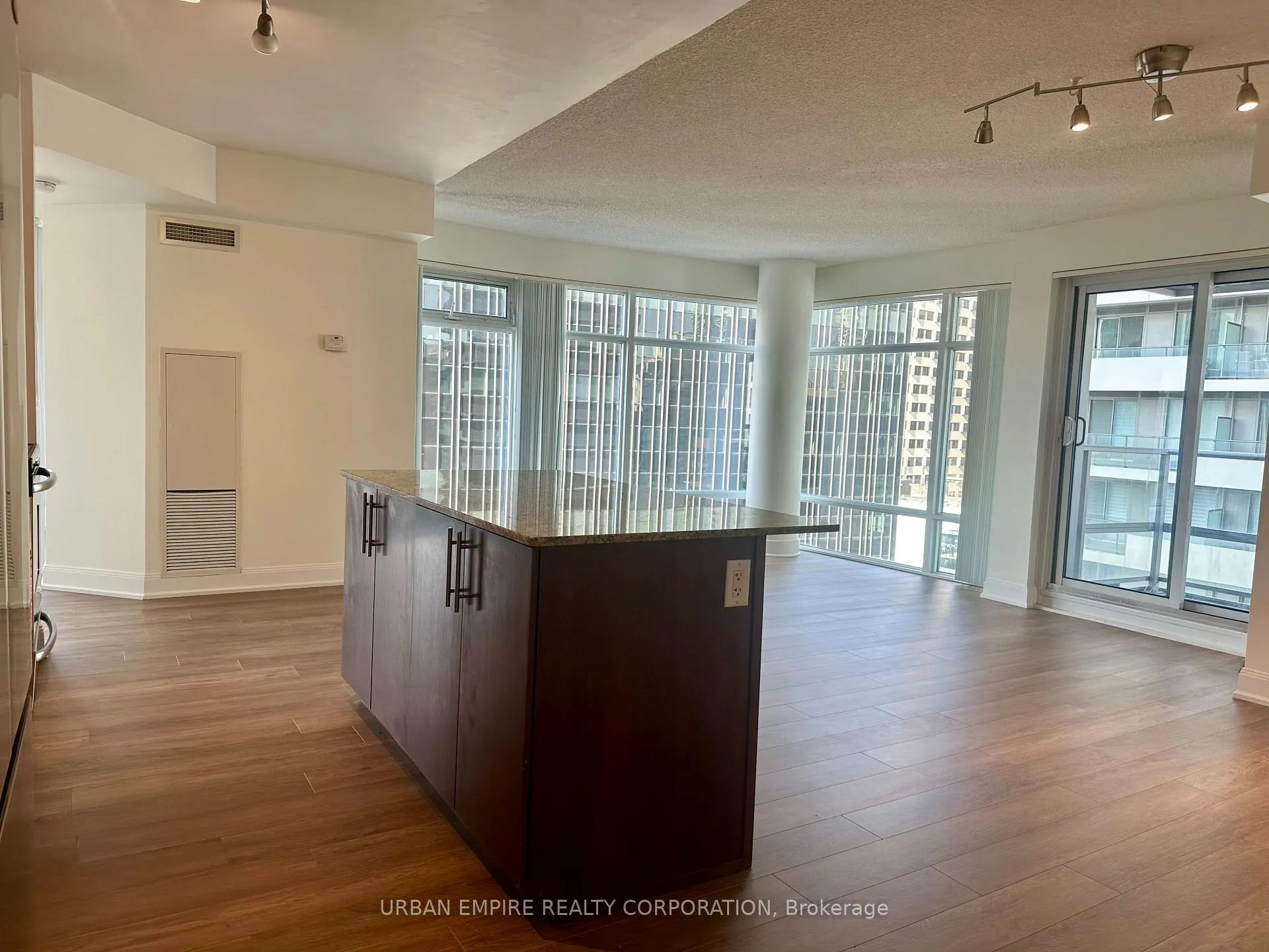 Photo 2 of Unit 1508, 2191 Yonge Street, Toronto, Mount Pleasant West — HOMEH