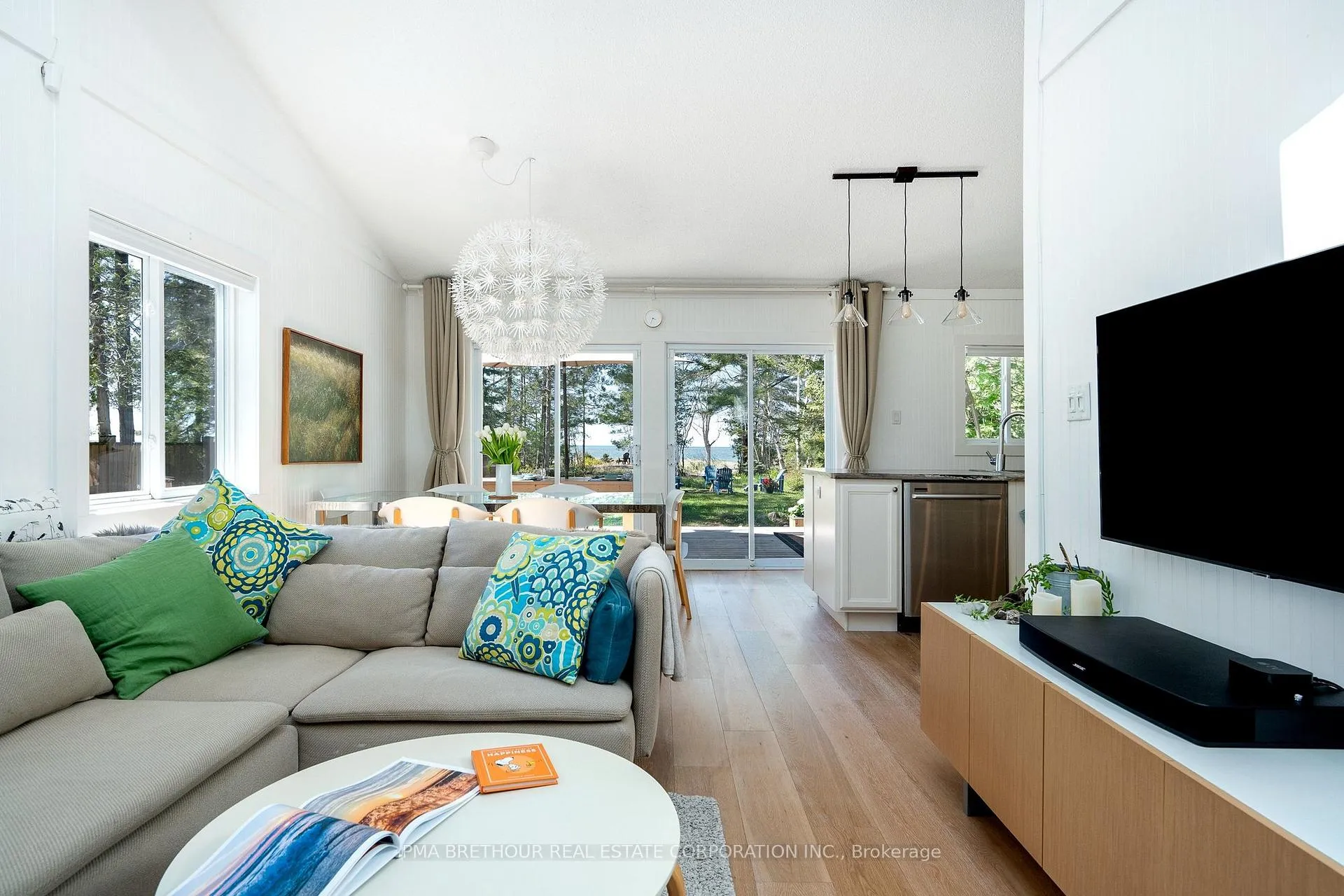 Photo 4 of 282 Coastline Drive, Wasaga Beach — HOMEH