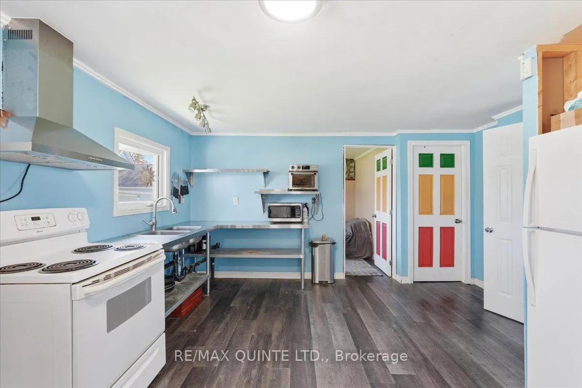 Photo 7 of 1467 County Rd 15, Prince Edward County, Sophiasburg Ward — HOMEH
