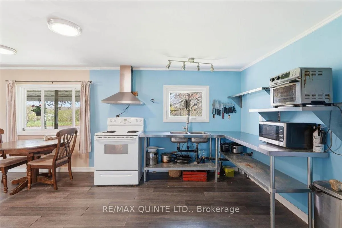 Photo 8 of 1467 County Rd 15, Prince Edward County, Sophiasburg Ward — HOMEH