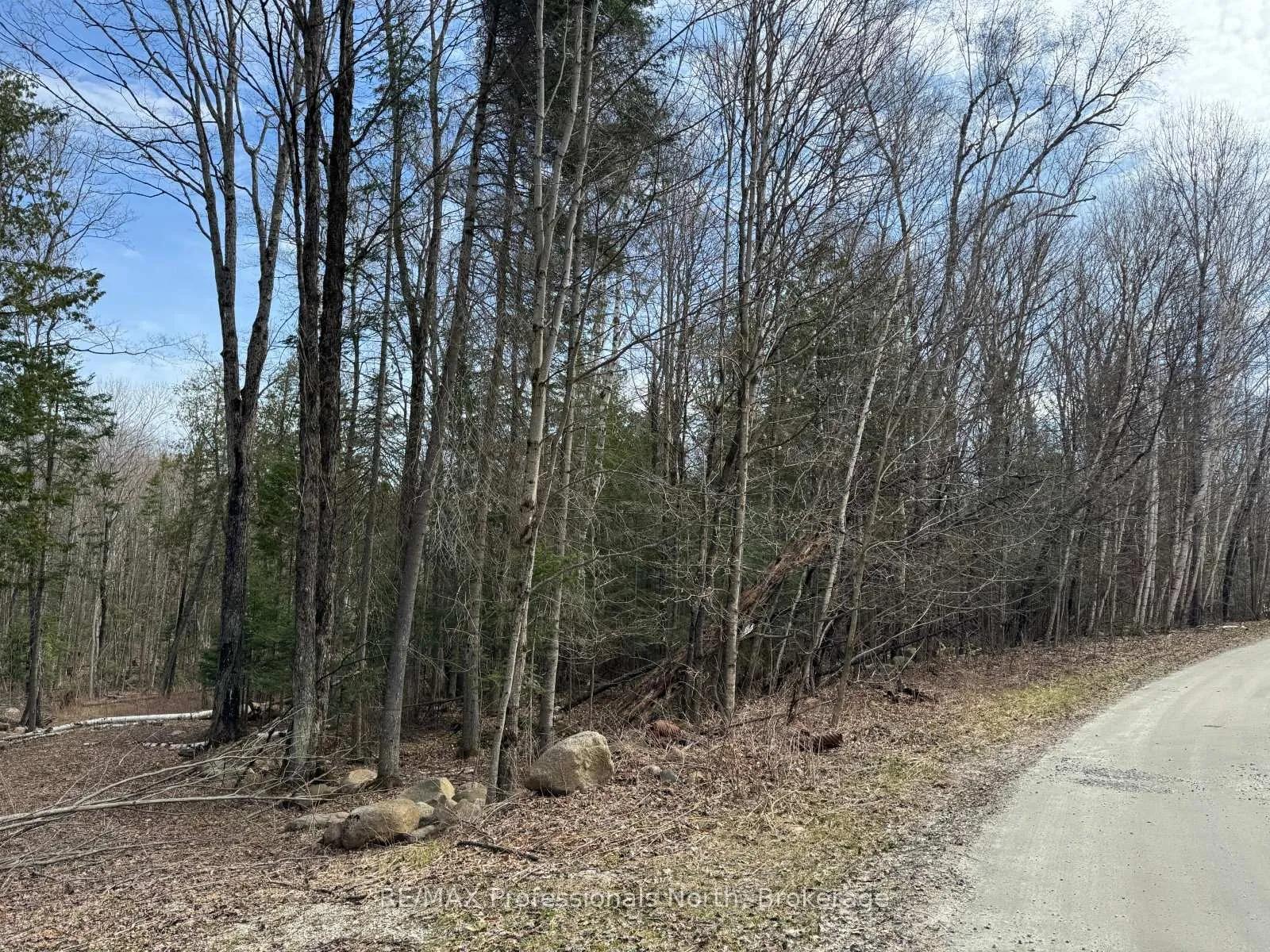 Photo 3 of North Drive, Dysart et al, Guilford — HOMEH