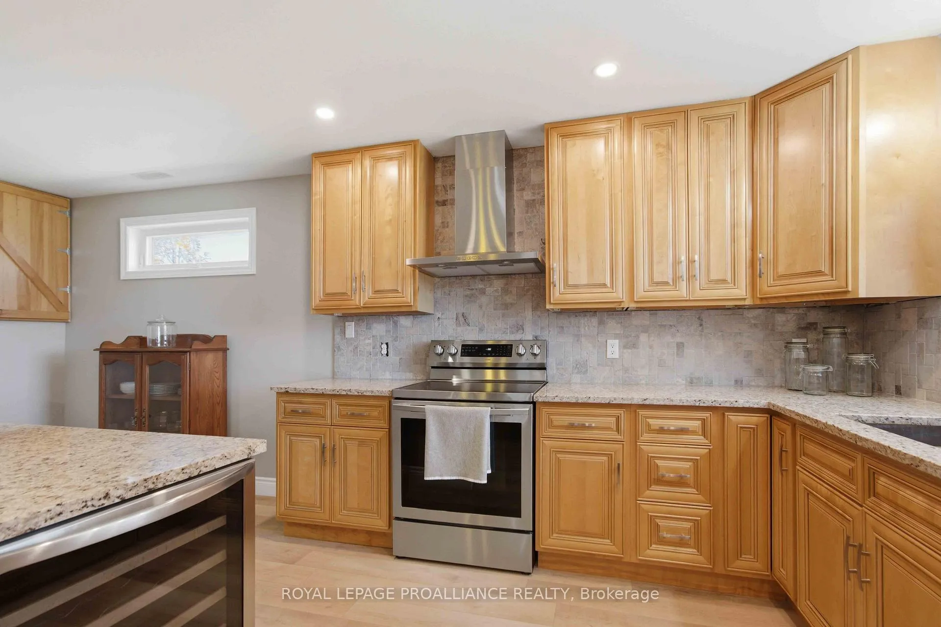Photo 11 of 89 Prior Lane, Quinte West, Sidney Ward — HOMEH