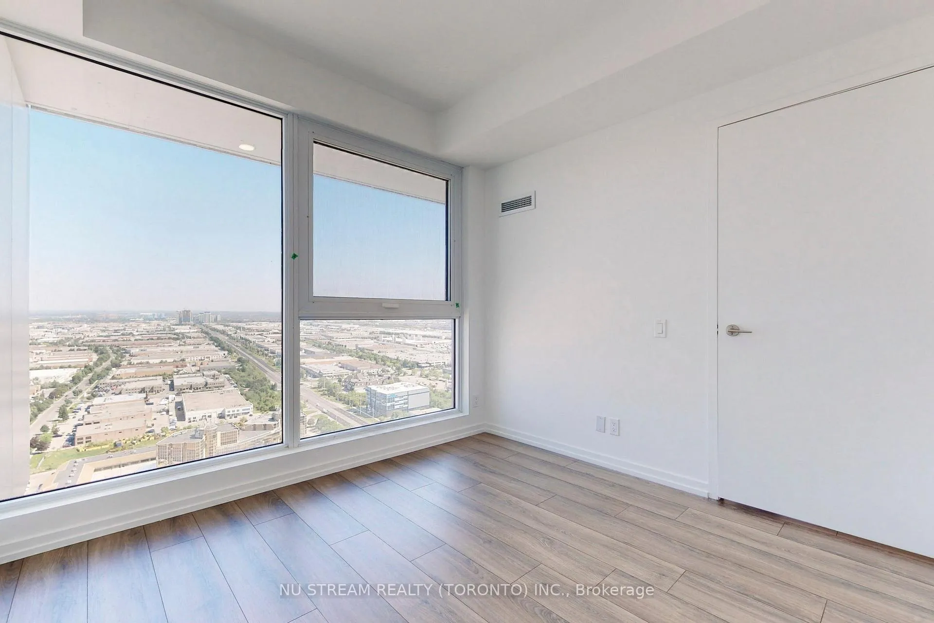 Photo 9 of Unit 3515, 1000 Portage Parkway, Vaughan, Vaughan Corporate Centre — HOMEH