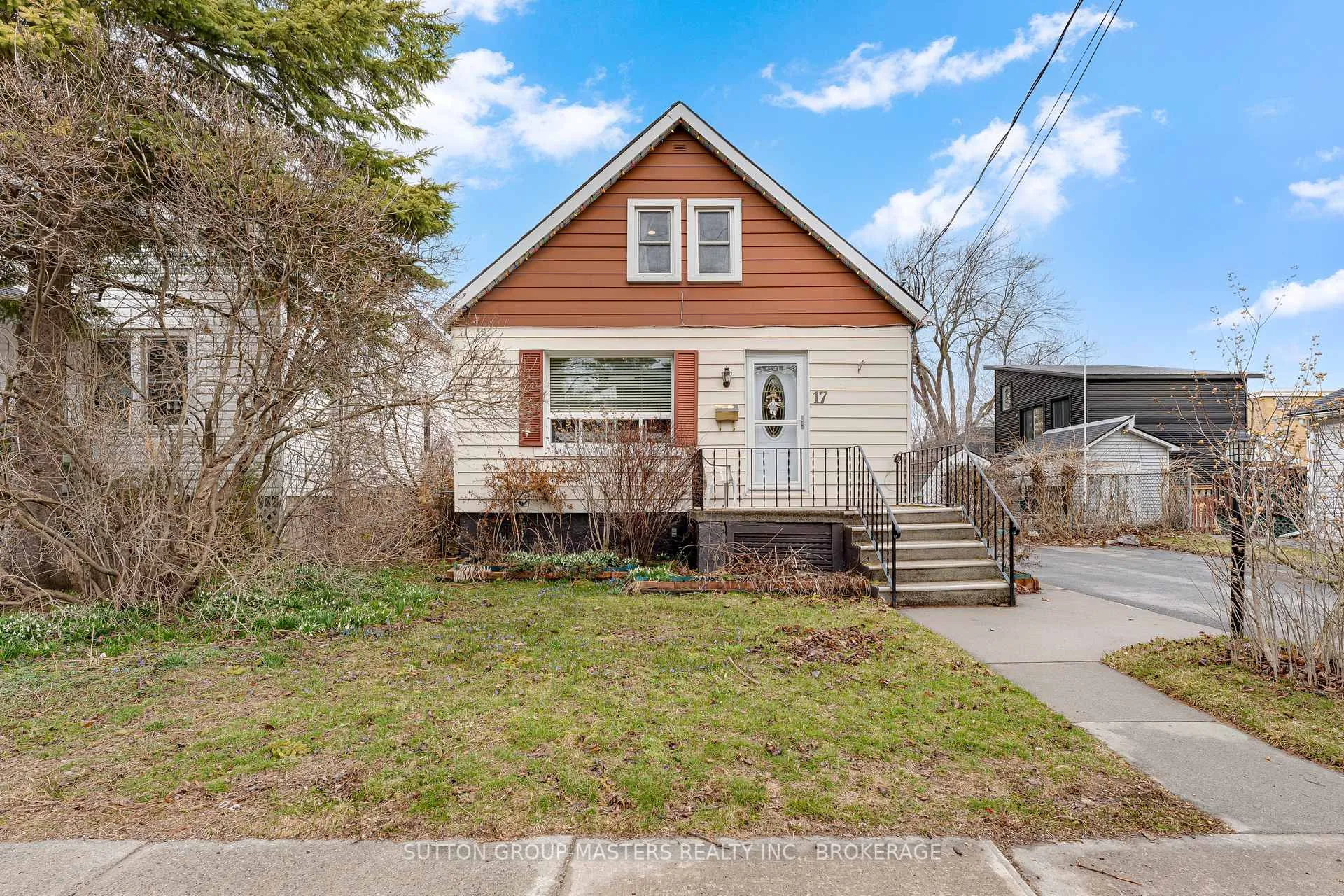 Photo 2 of 17 N Bartlett Street, Kingston, East of Sir John A. Blvd — HOMEH