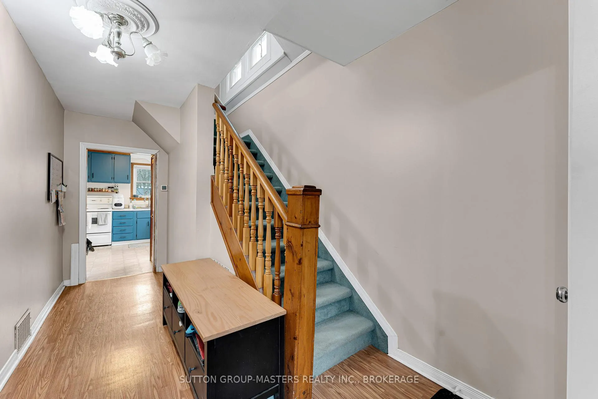 Photo 4 of 17 N Bartlett Street, Kingston, East of Sir John A. Blvd — HOMEH